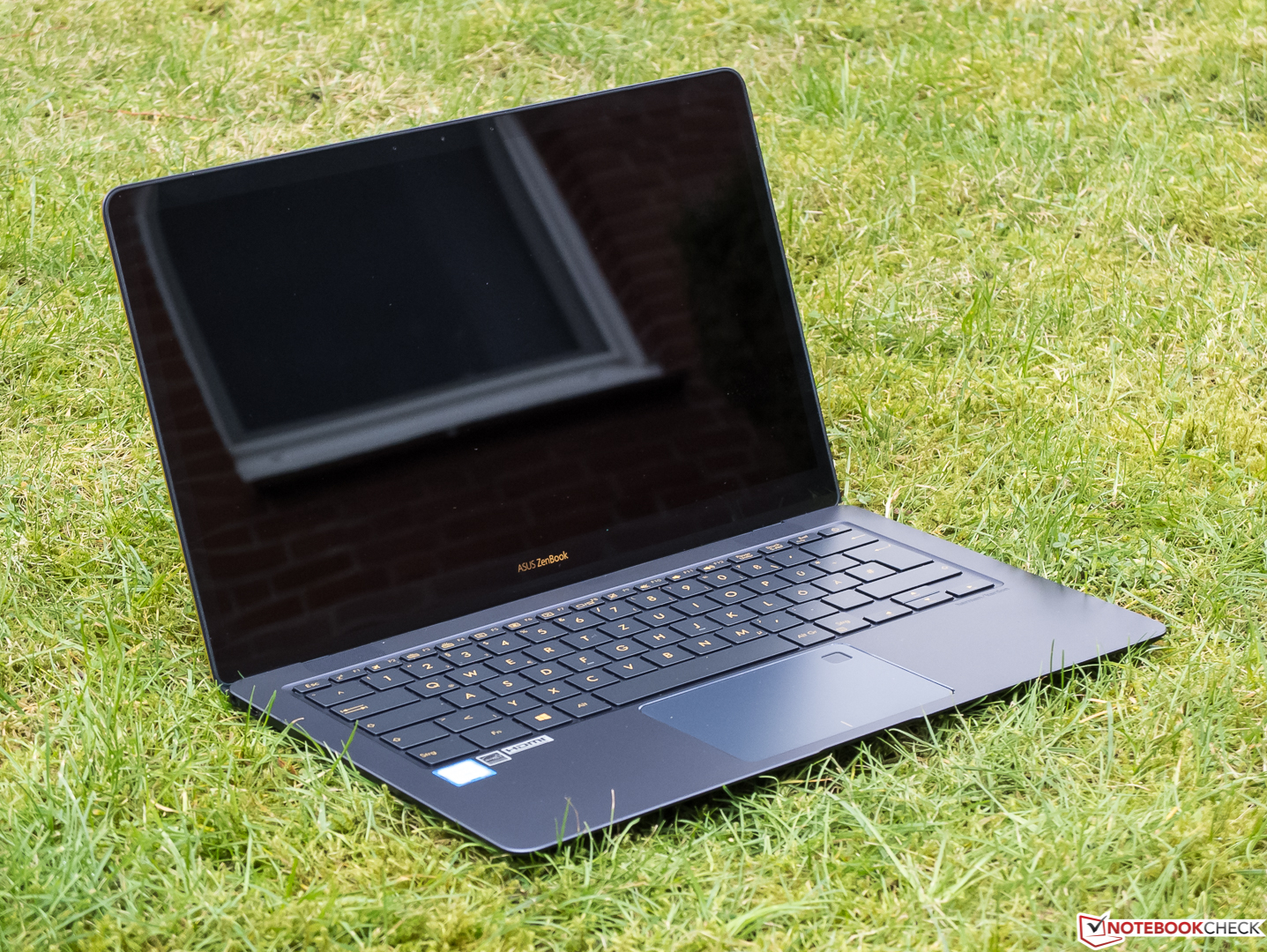 Asus Zenbook 3 Deluxe Ux490ua I5 7200u 256 Gb Ssd Subnotebook Review Notebookcheck Net Reviews