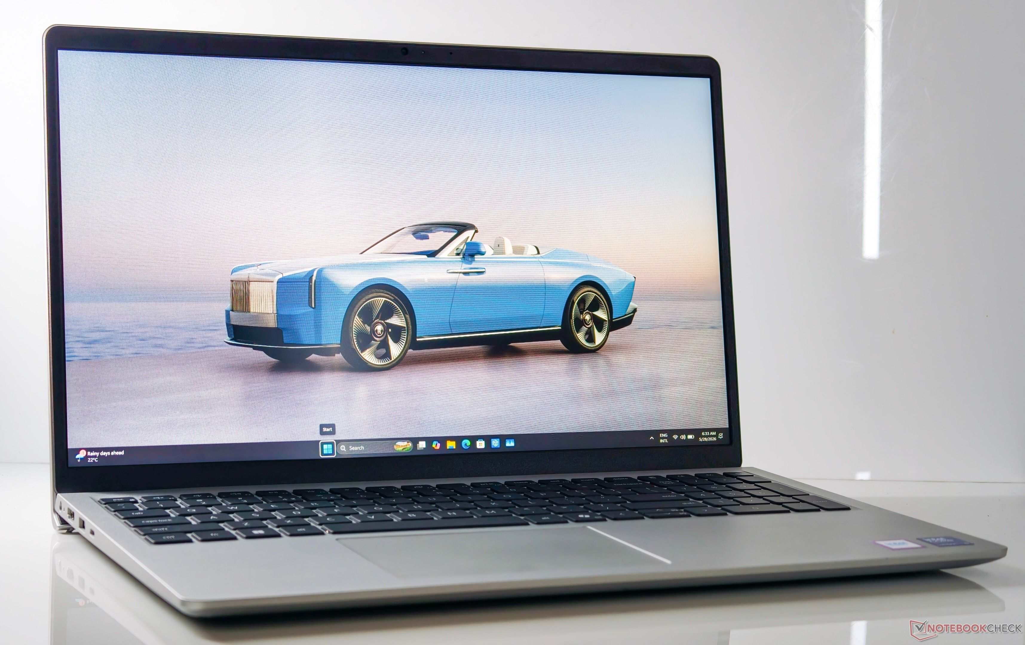 Dell 15 D15260 Review: Arrow Lake-H student and daily productivity laptop that does just enough