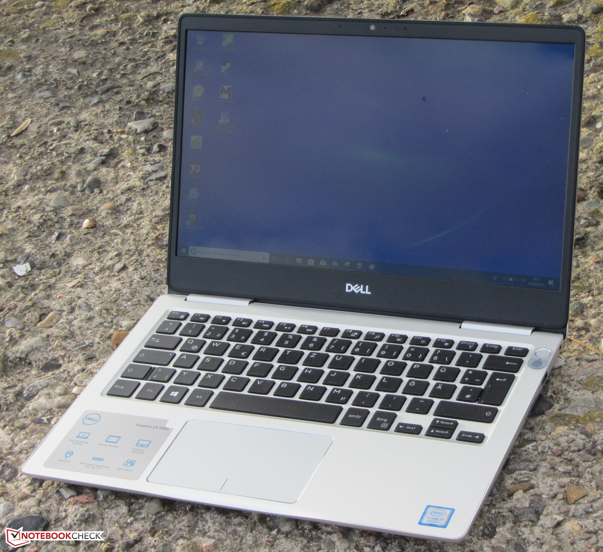 Dell Inspiron 13 7380 (Core i7-8565U, SSD, FHD) Laptop Review 