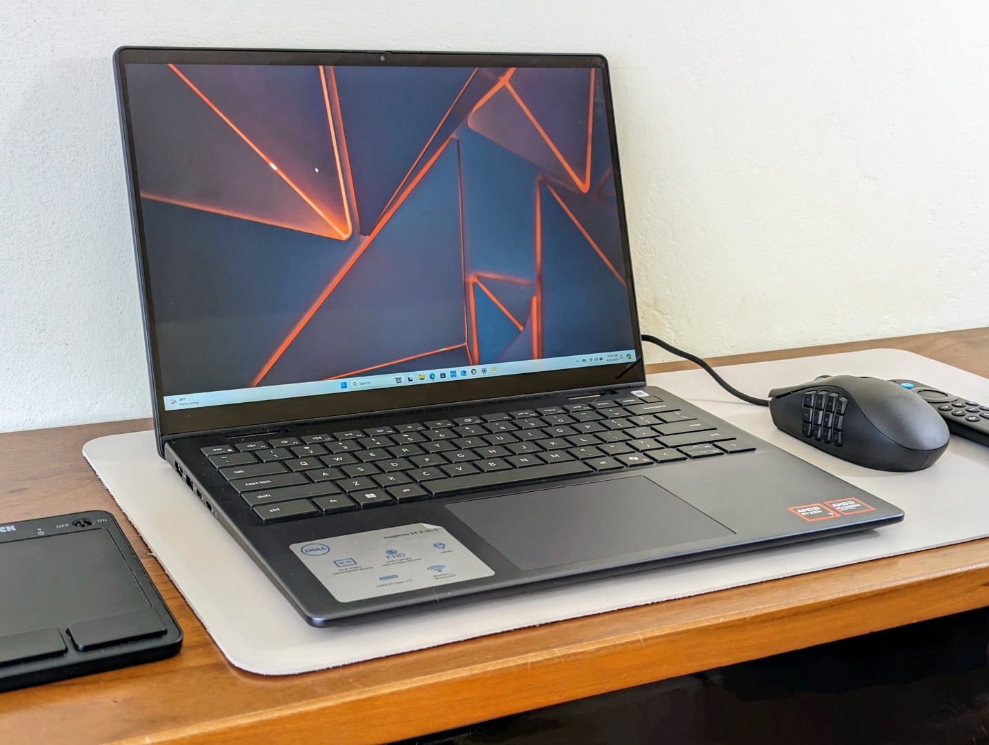 Dell Inspiron 14 7445 2-in-1 convertible review: Transitioning from ...
