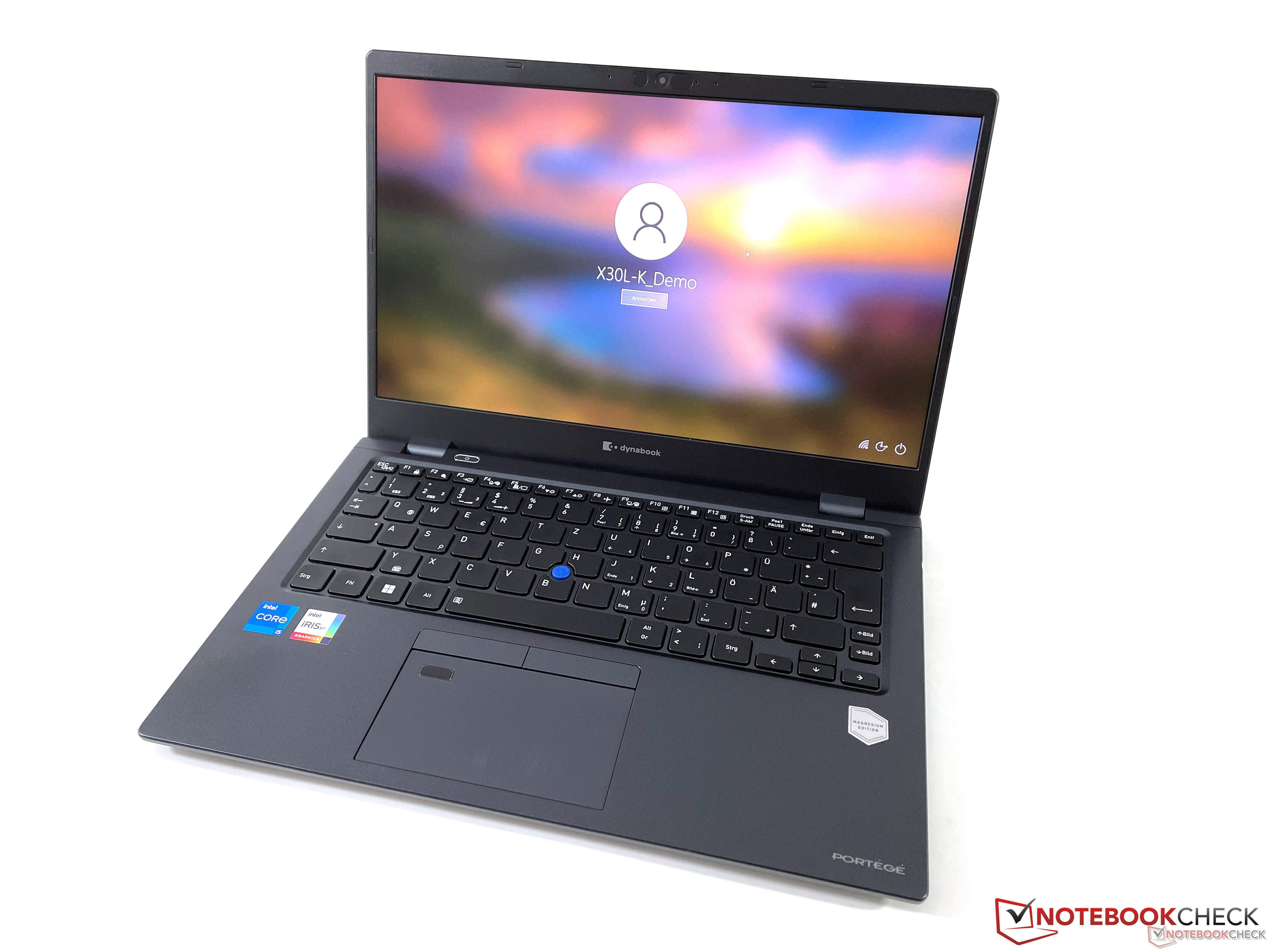 Dynabook Portege X30l K 139 Review Business Laptop Weighs Only 900 Grams Notebookcheck Net Reviews