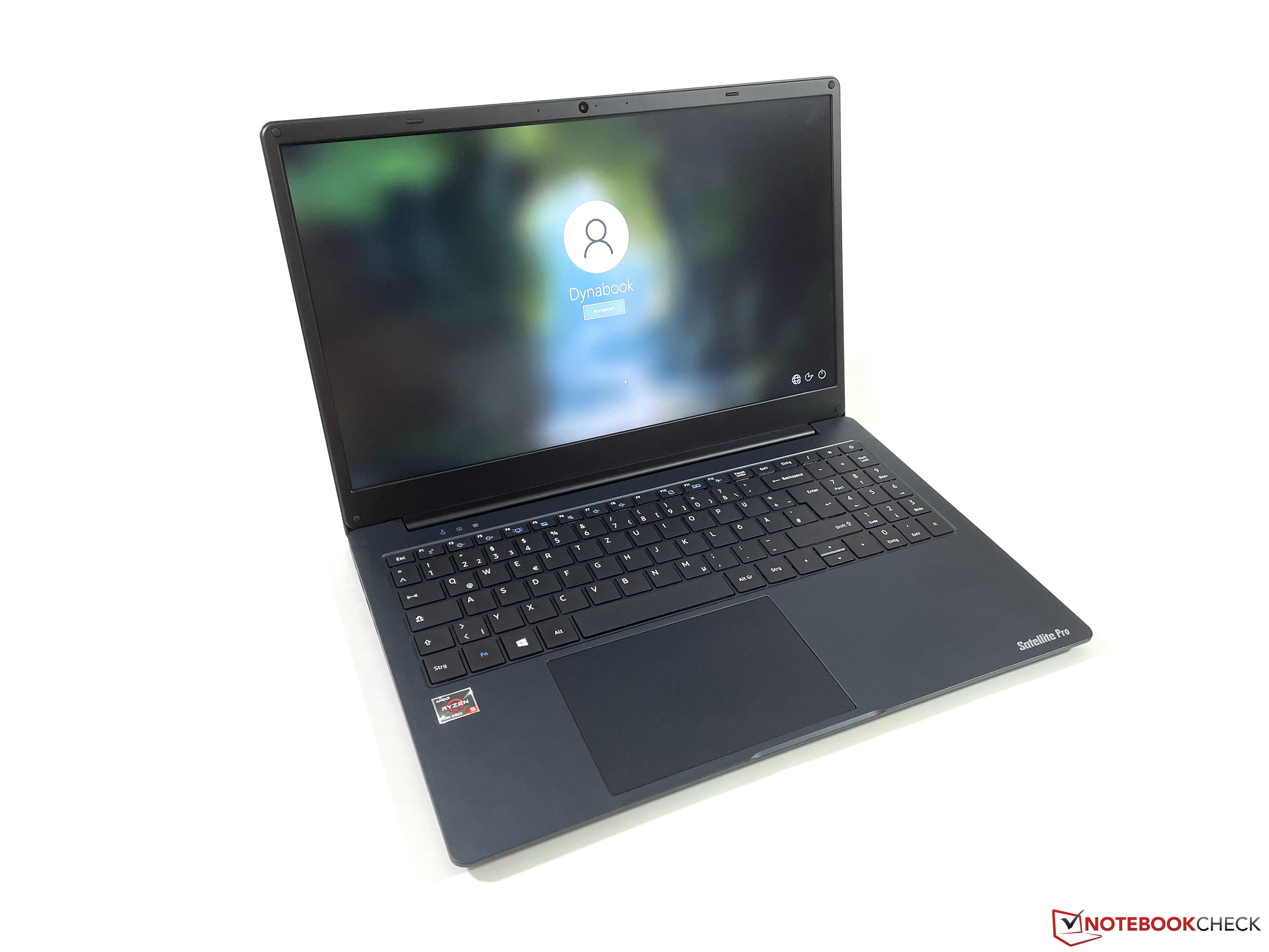 Dynabook Satellite Pro C50D laptop in review thumbnail