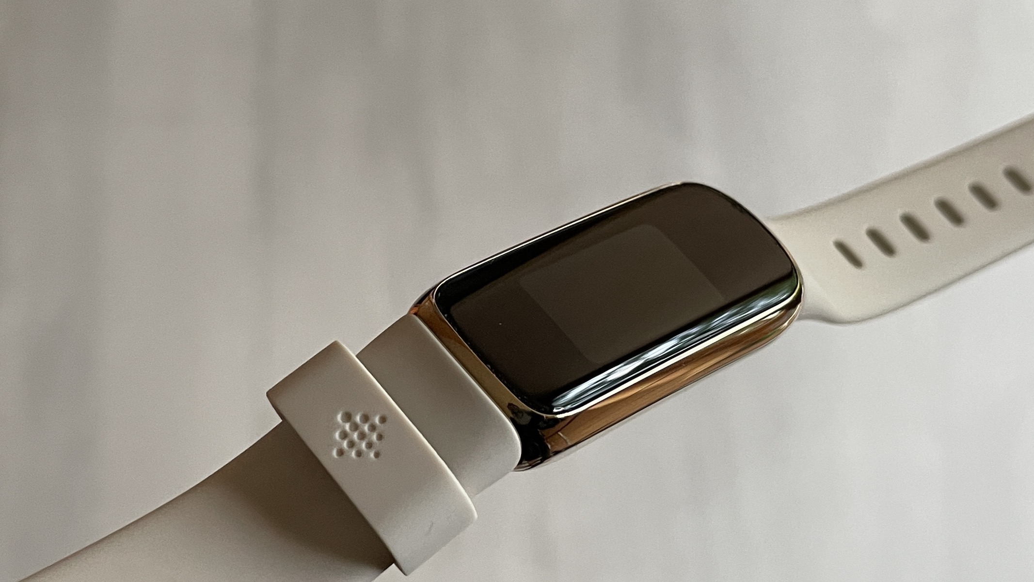 Fitbit Luxe review: serious fitness tracker style - Wareable