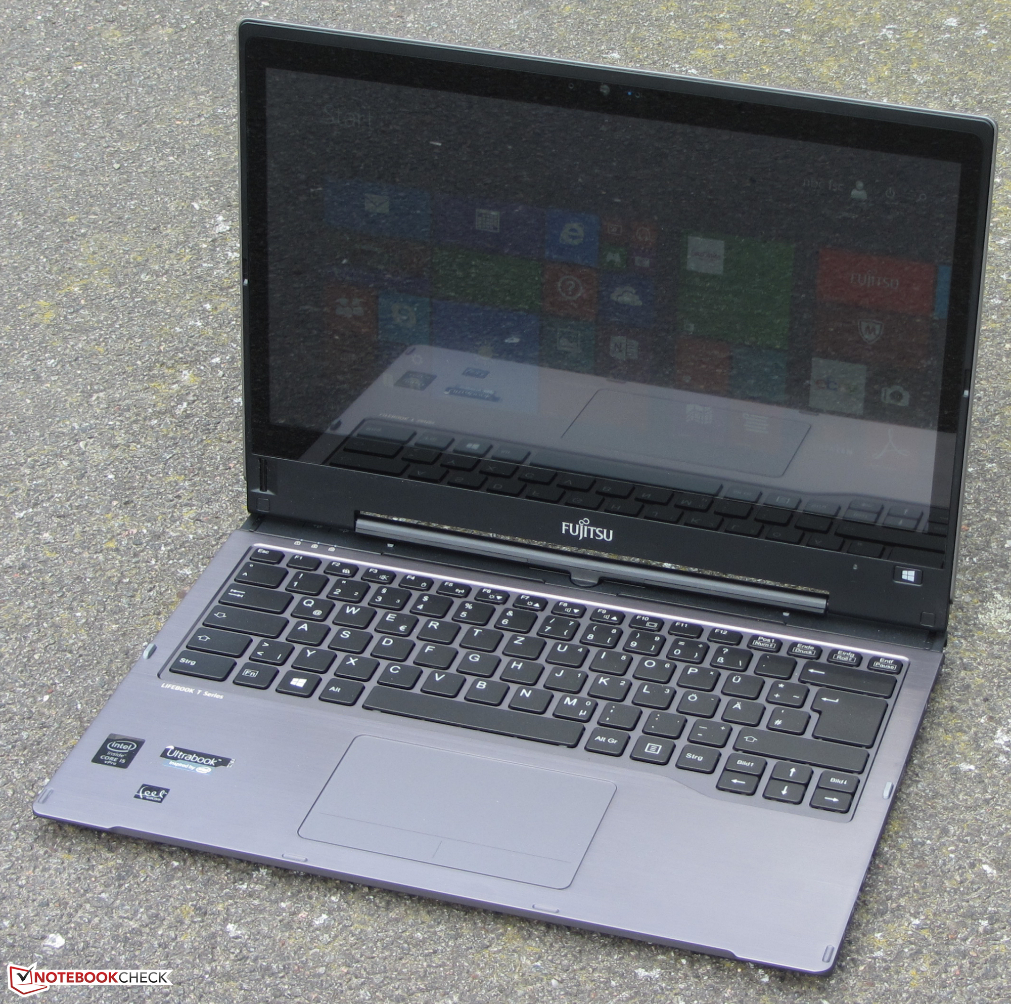Fujitsu LifeBook T935 Convertible Review - NotebookCheck.net Reviews