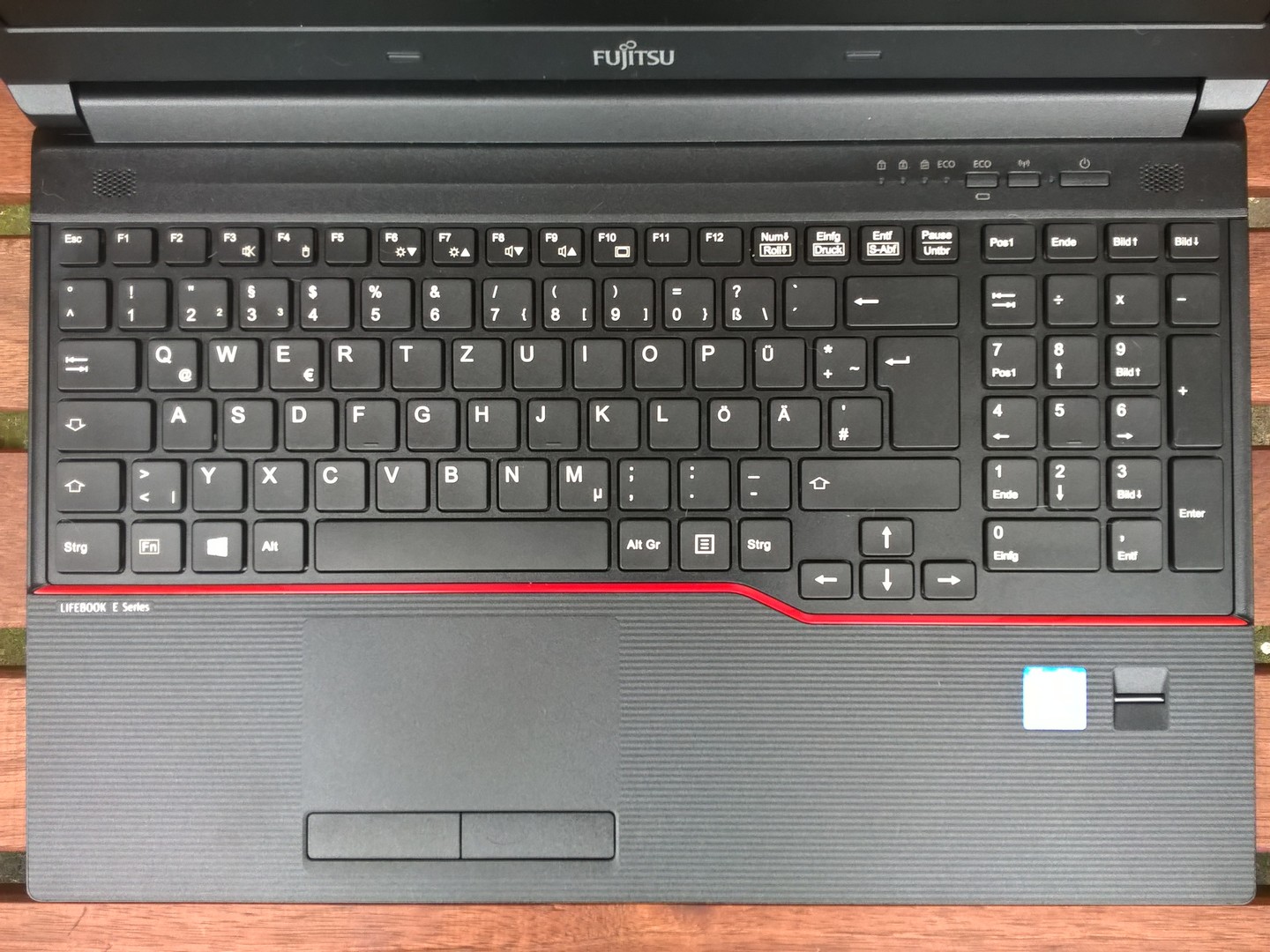 ベーシック 紛争 しないでください fujitsu lifebook e - matsumotomed.jp