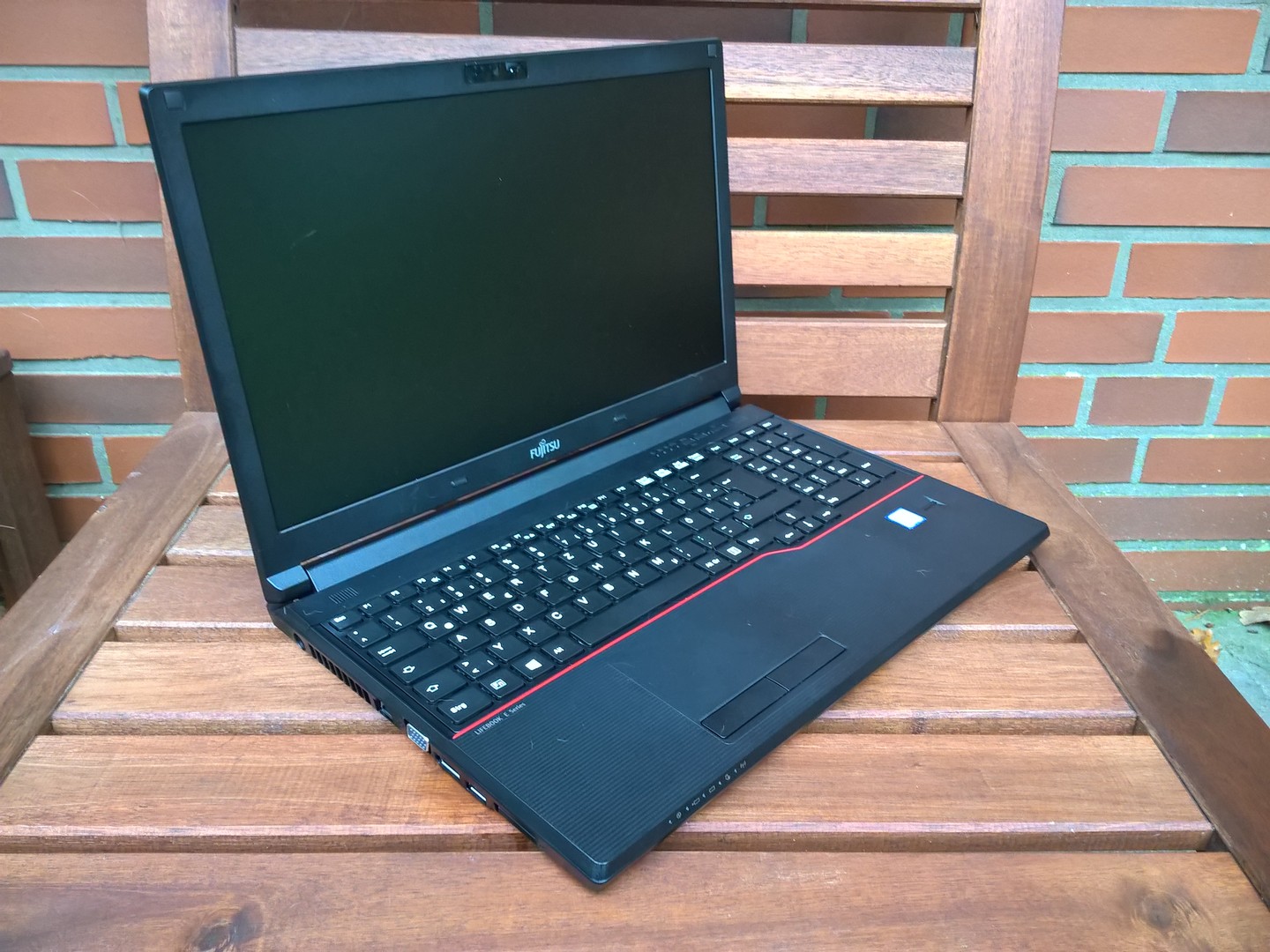 Pc portable Fujitsu i3 LIFEBOOK A357 8GB - Cadeaux Et Hightech