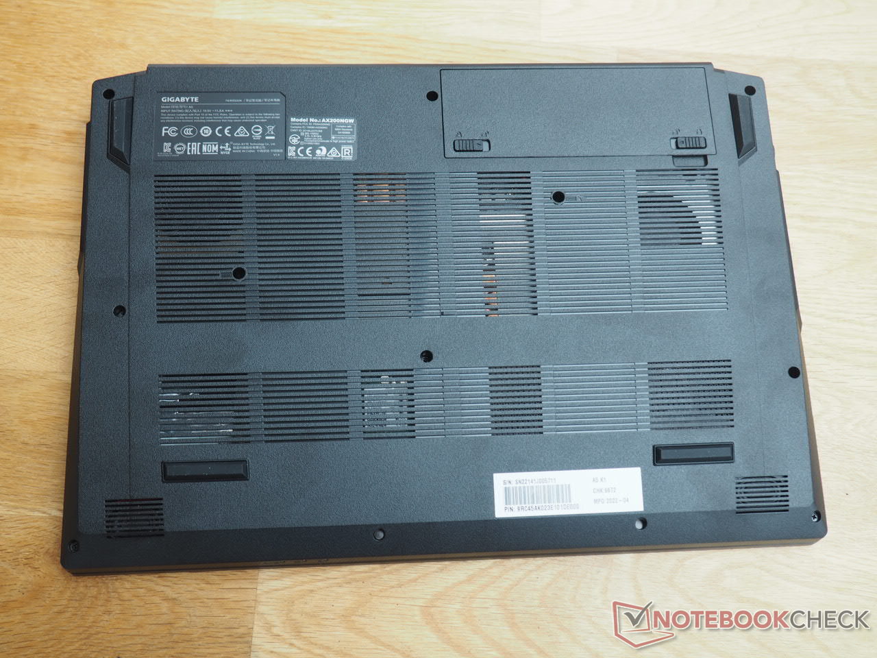 Gigabyte PC Portable Gamer A5 K1 5600H 15.6´´ R5-5600H/16GB/512GB  SSD/RTX3060 Doré