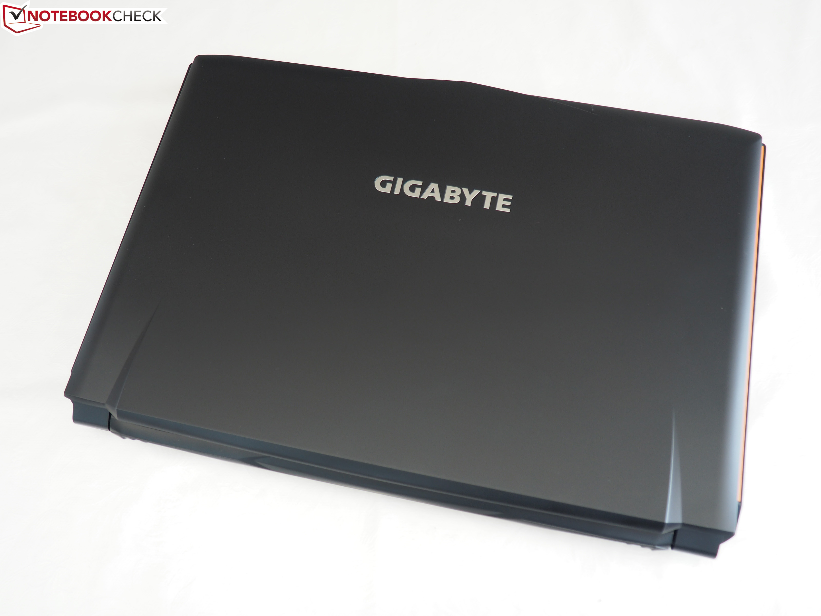 Gigabyte P56XT (7700HQ, GTX 1070, Full HD) Laptop Reviews