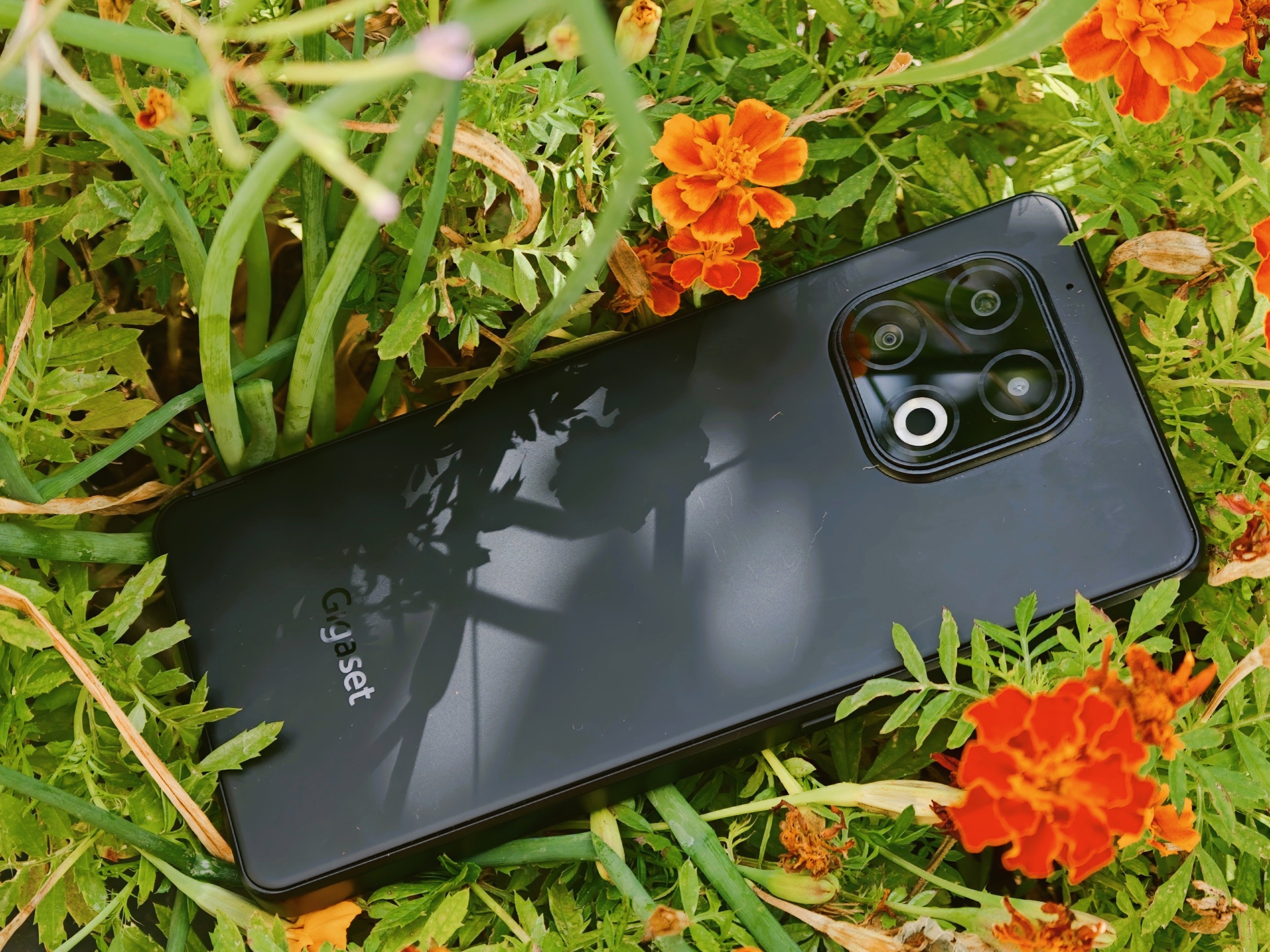 Our review reveals where the German alternative to the Samsung Galaxy A57 falls short