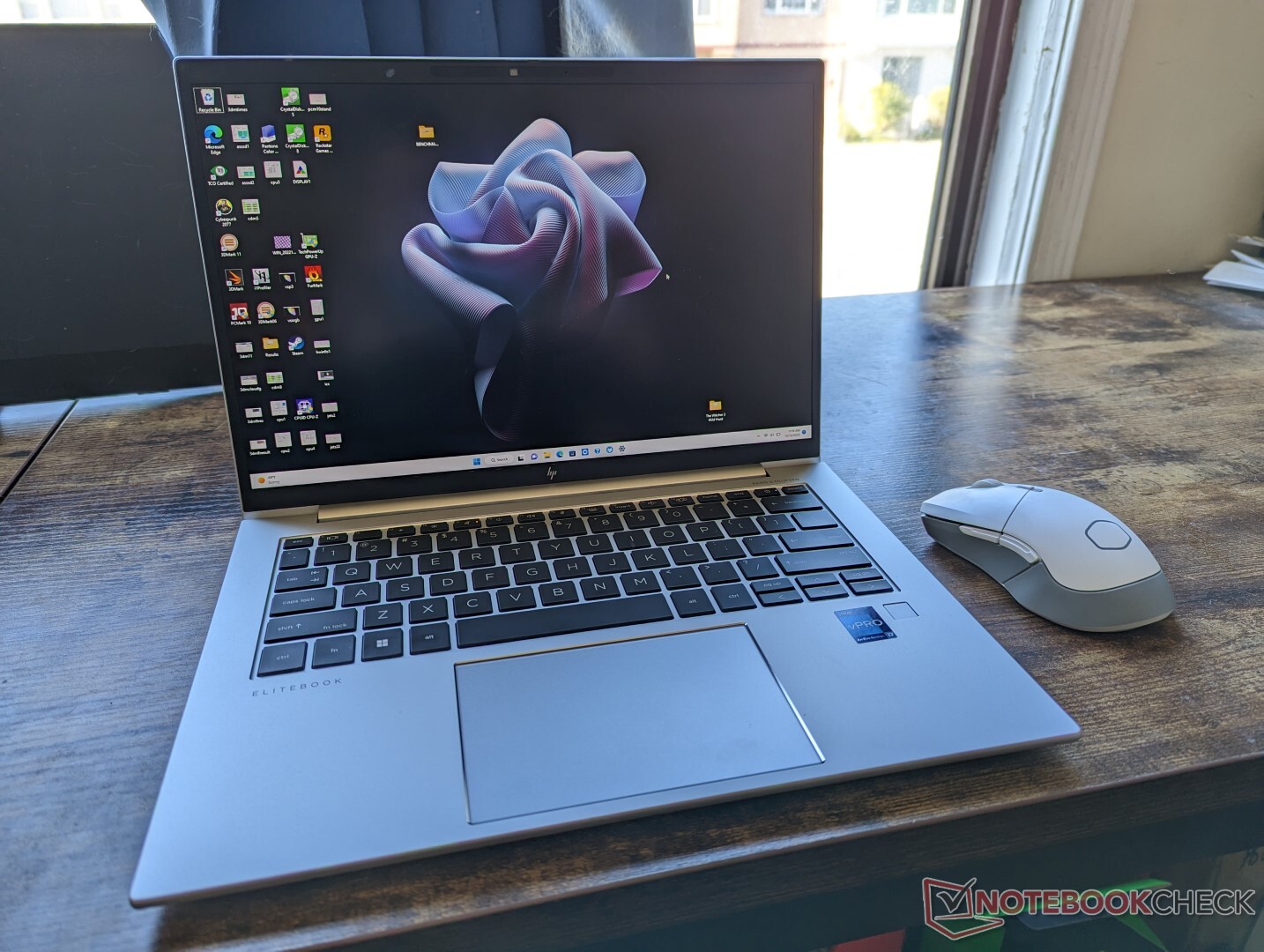 HP EliteBook 840 G9 laptop review The Lenovo ThinkPad X1 Carbon