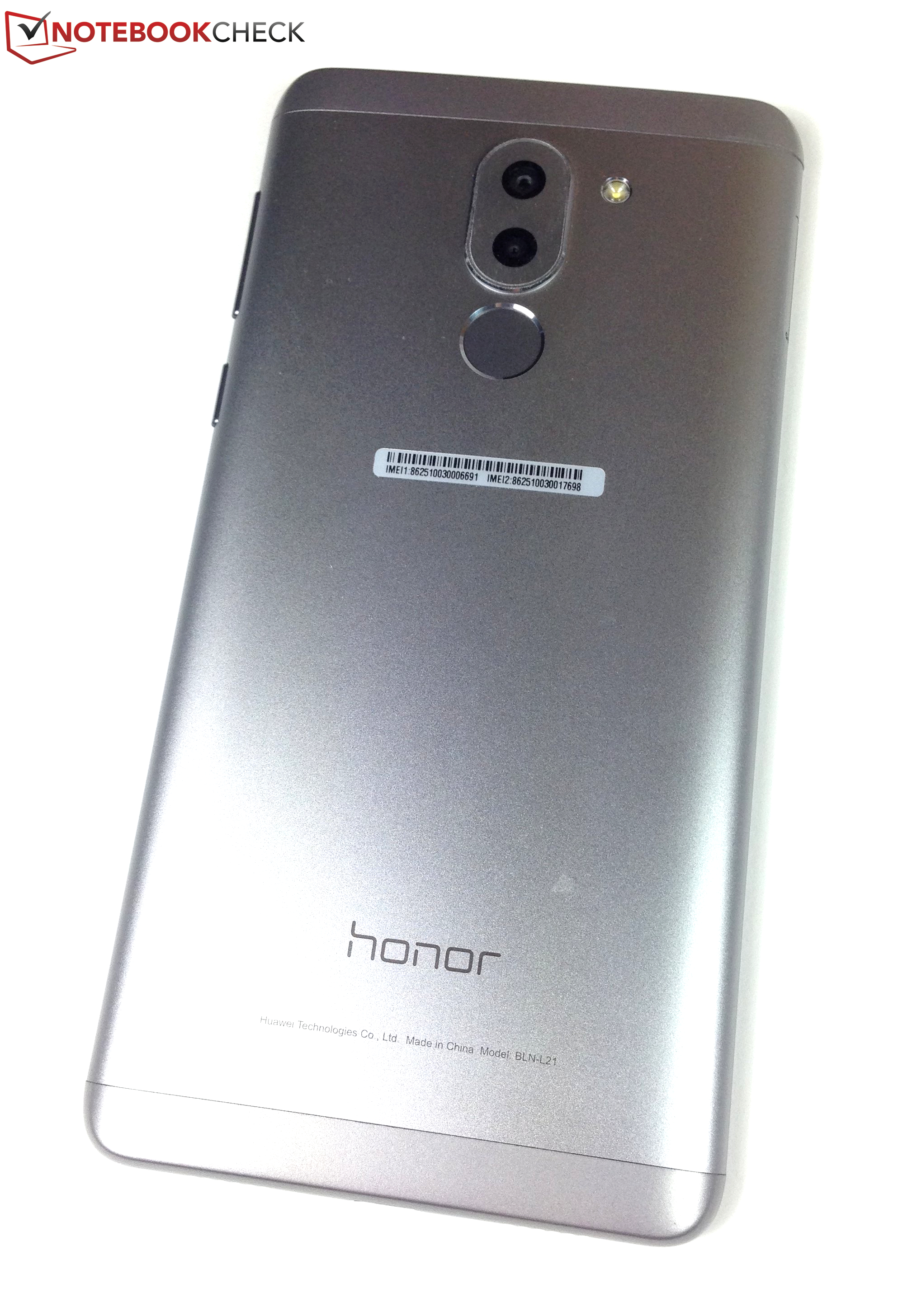 Honor смартфон x9a ростест eac 8 256. Смартфон Honor x6. Смартфон Honor 3000am. Самый компактный смартфон хонор. Хонор х6 фото.