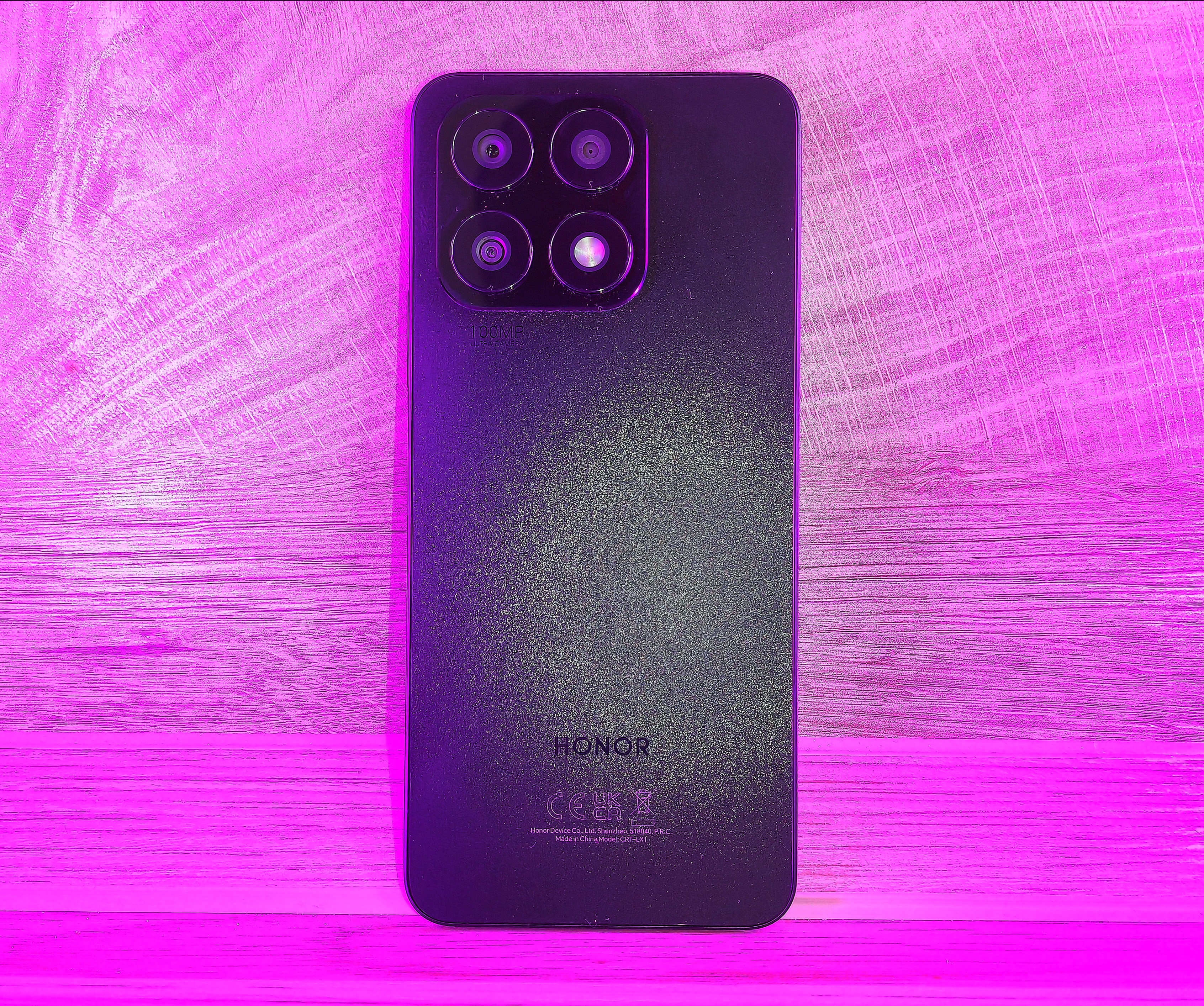 mobile phone with high resolution camera