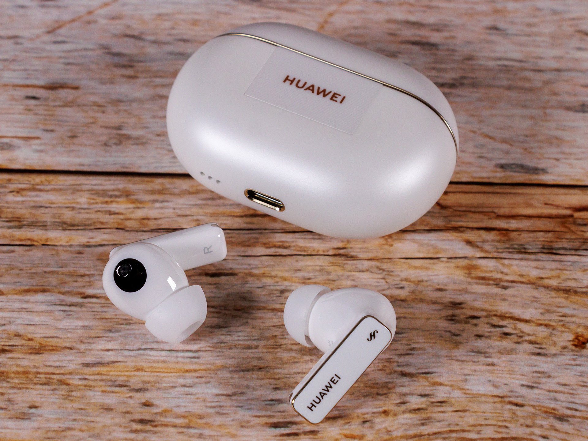 Huawei FreeBuds Pro 4 review - ANC headphones with lossless