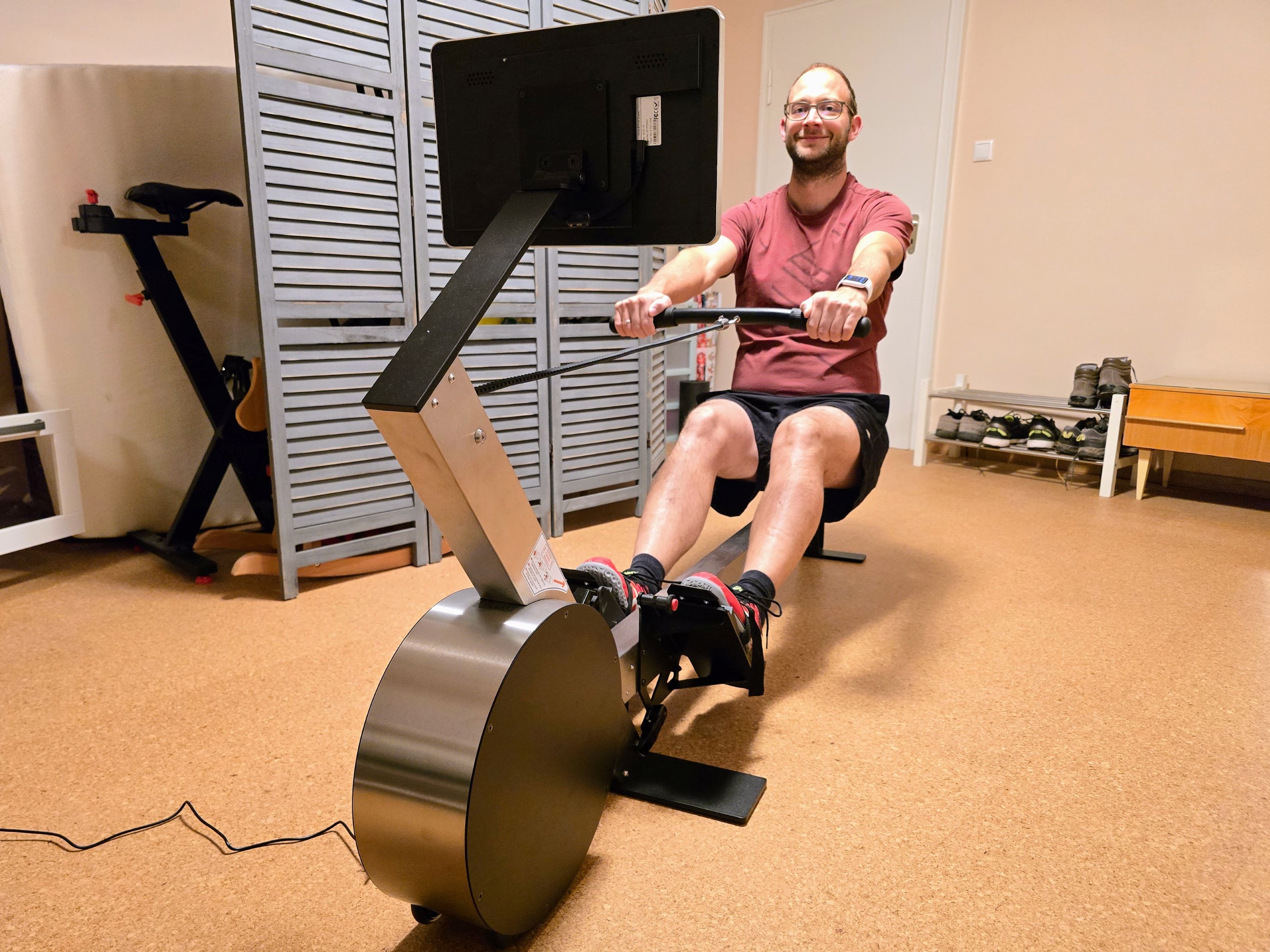 Smart rowing machine with integrated trainer tested - Augletics Eight Style