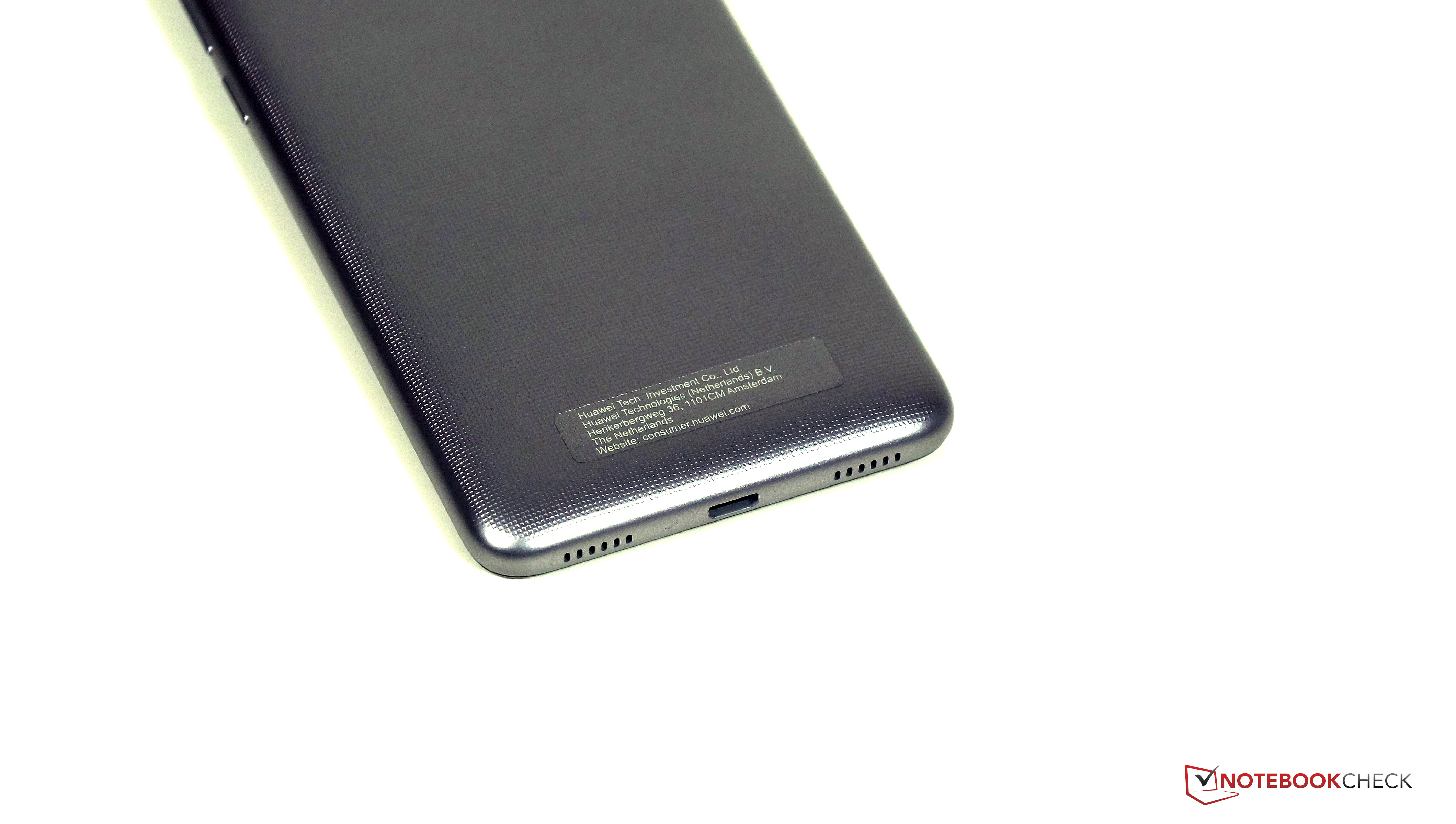 Huawei Y6 2017 Smartphone Review NotebookCheck Reviews Huawei Y6 2017 full resolution