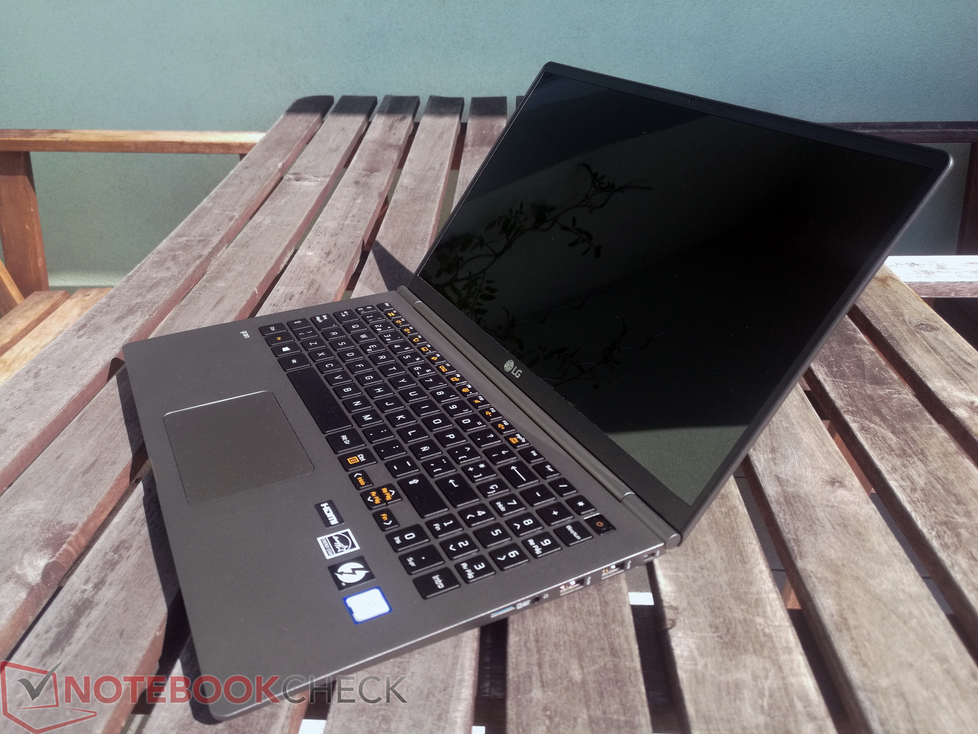 LG Gram 15Z980 i7 8550U Full HD Laptop Review NotebookCheck