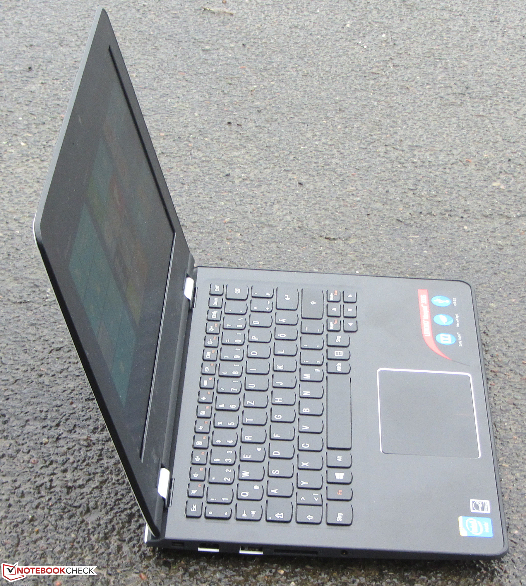 Lenovo IdeaPad 300S-11IBR Netbook Review - NotebookCheck.net Reviews