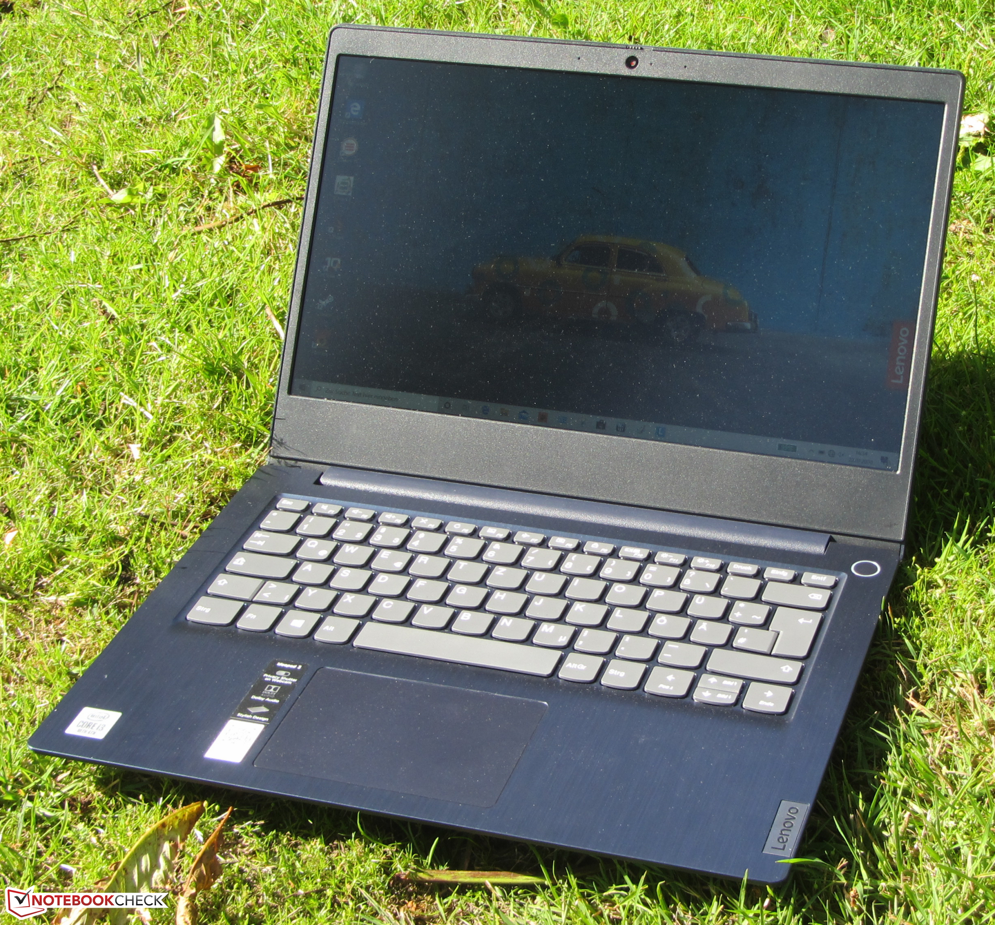 Lenovo IdeaPad 3 14IIL05 in review: Quiet office laptop with