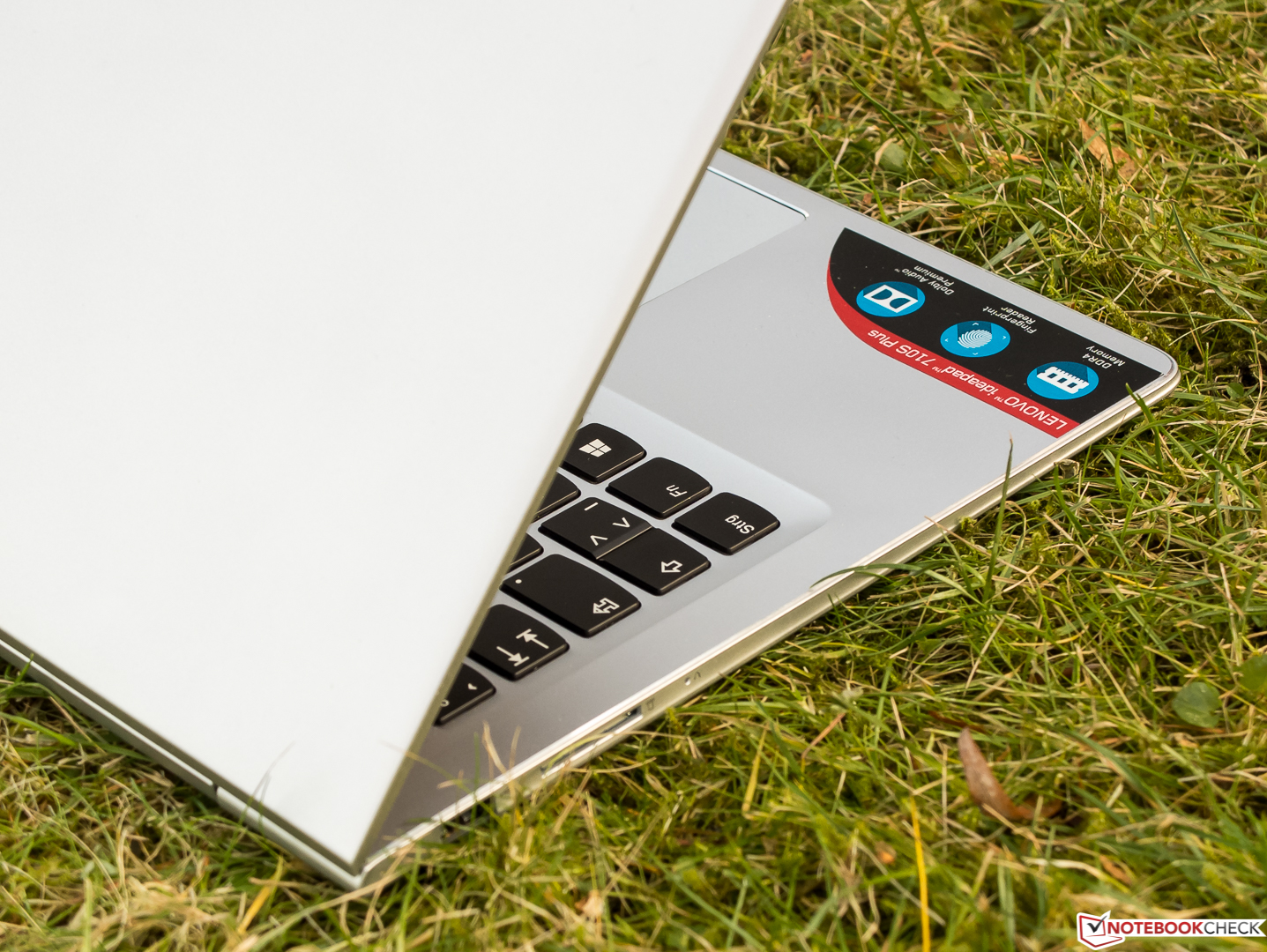 Lenovo IdeaPad 710S Plus (Core i7) Subnotebook Review