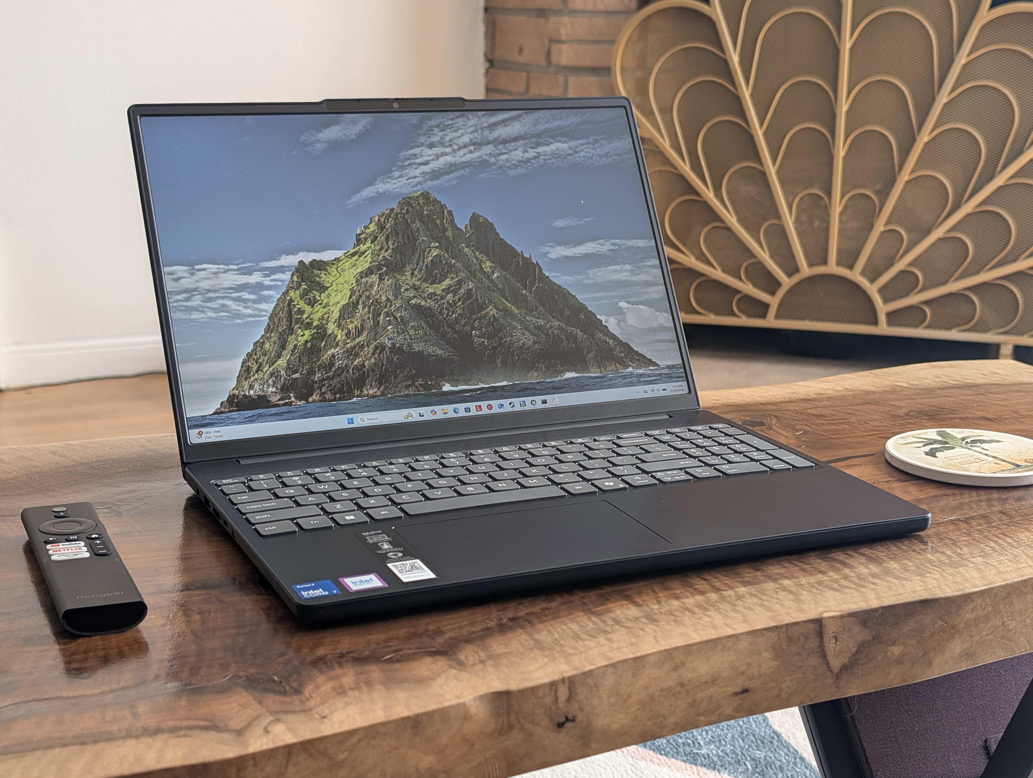 Lenovo IdeaPad Slim 3 15IWC11 review: Intel Wildcat Lake Core 7 350 performance debut