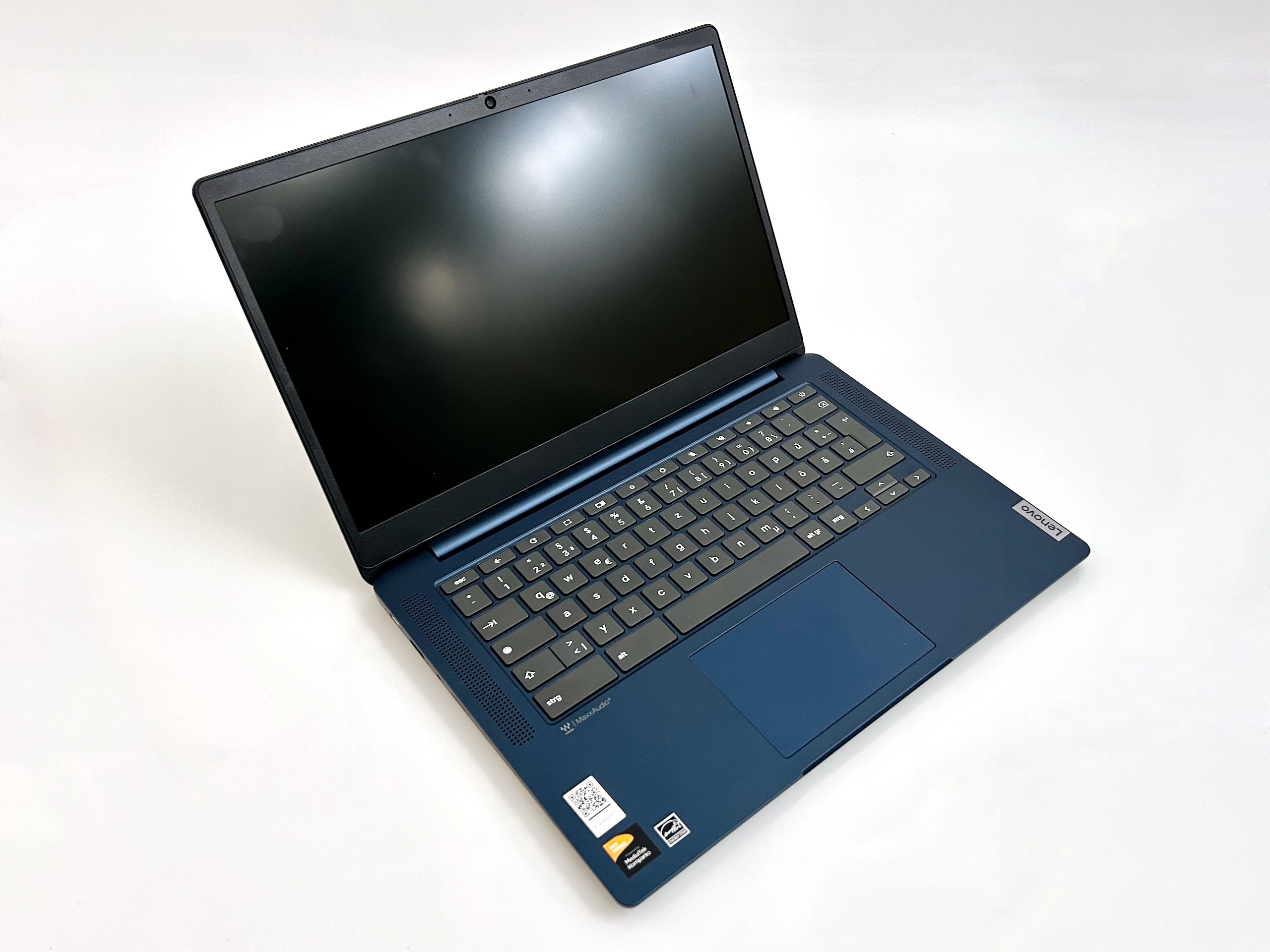 Lenovo IdeaPad Slim 3 CB 14M868 review - The MediaTek Kompanio 520