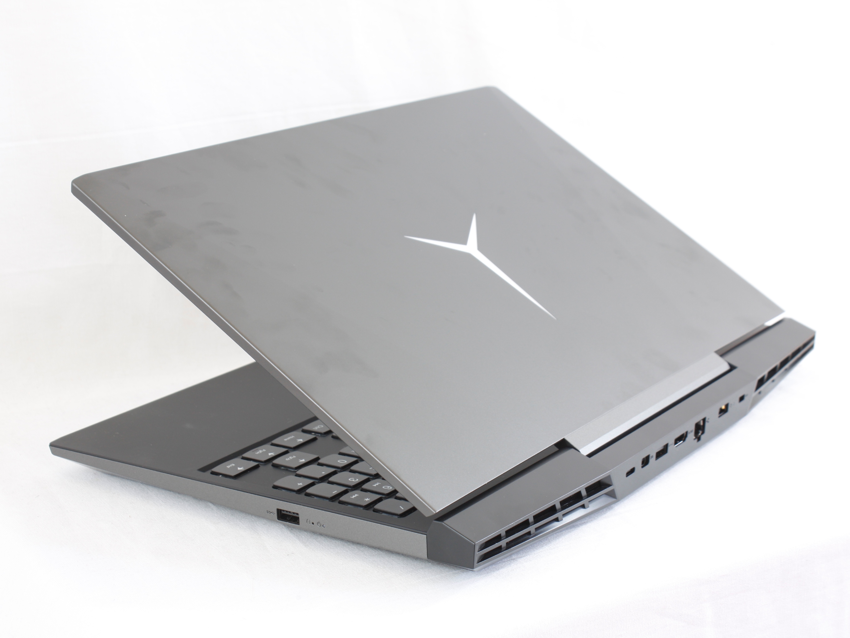 Lenovo Legion Y7000 (i7-8750H, GTX 1060) Laptop Review 