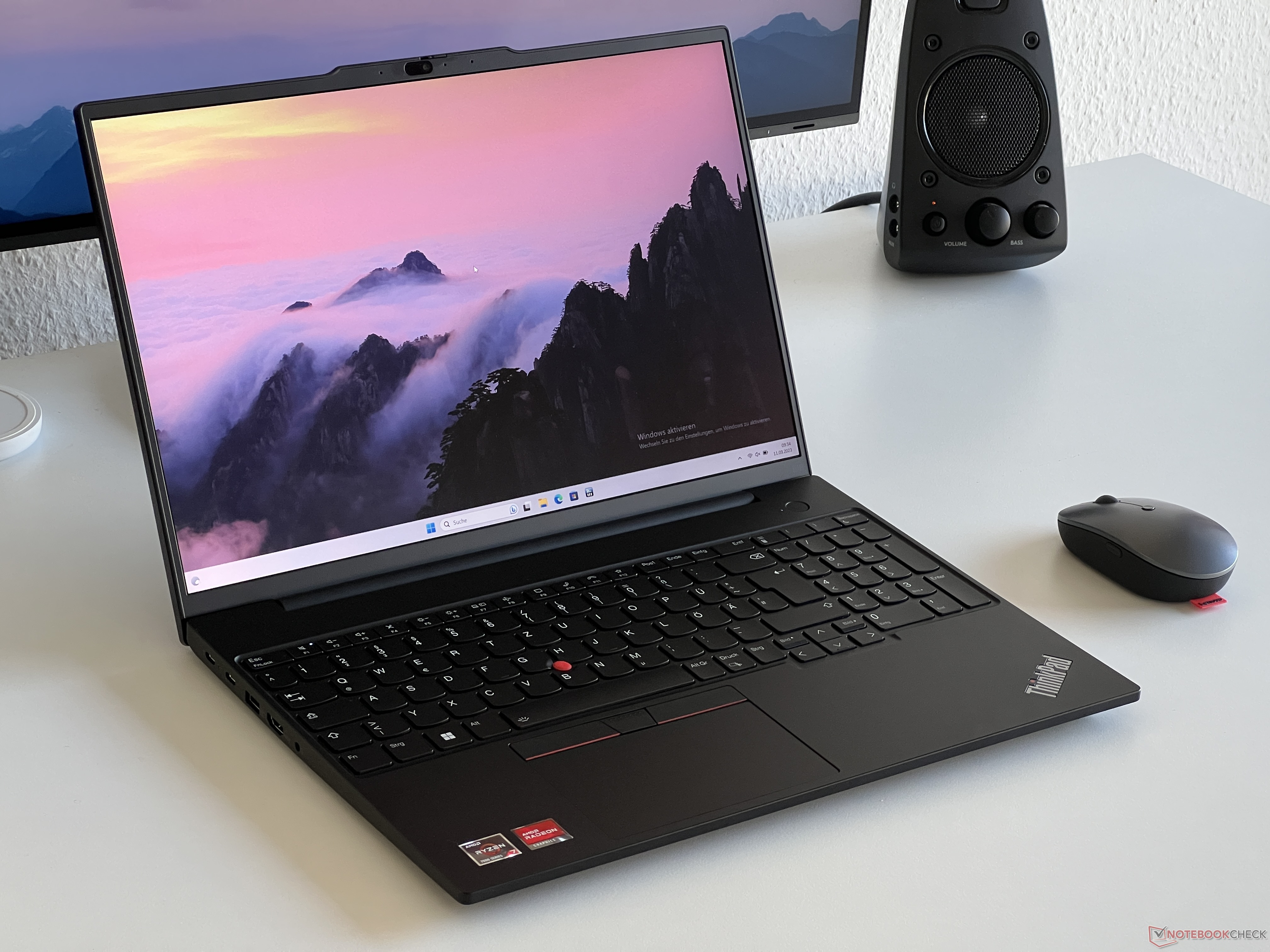 Lenovo ThinkPad E16 G1 AMD Review - Large office laptop with AMD power and  WQHD display -  Reviews