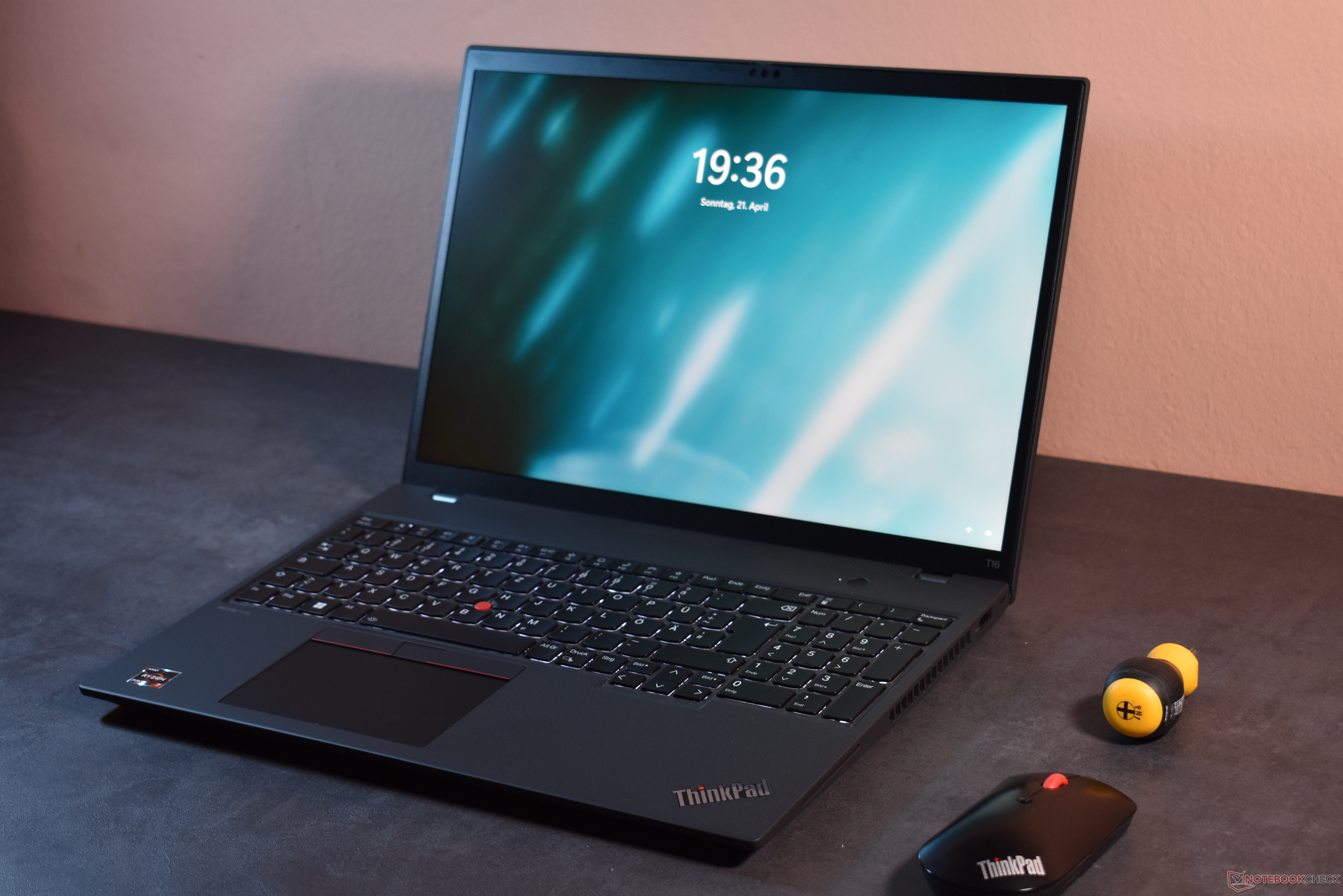 Lenovo ThinkPad T16 G2 AMD Laptop Review: Big ThinkPad even better with ...