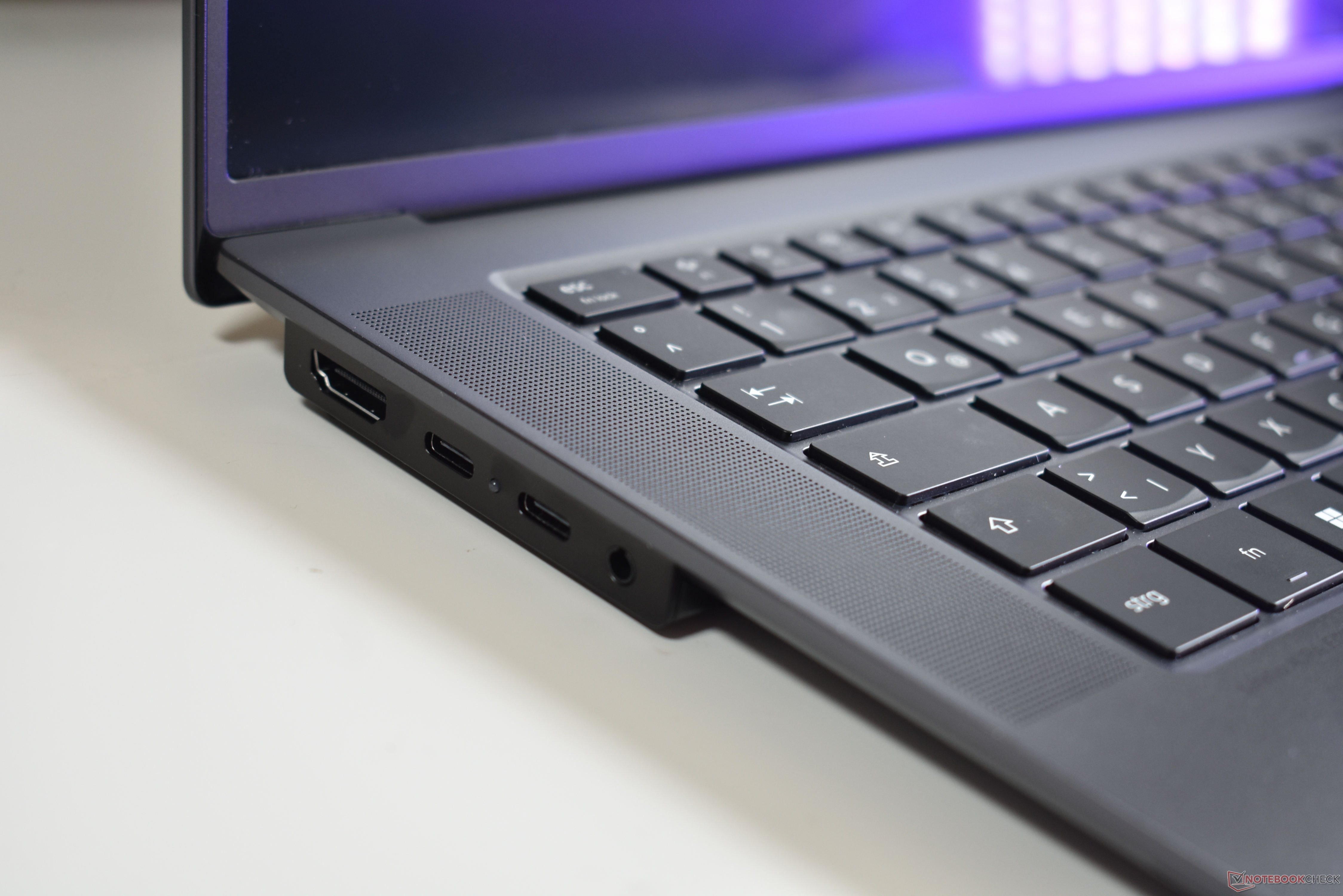 Lenovo ThinkPad X9-15 vs X9-15p laptop comparison: Cheaper or faster
