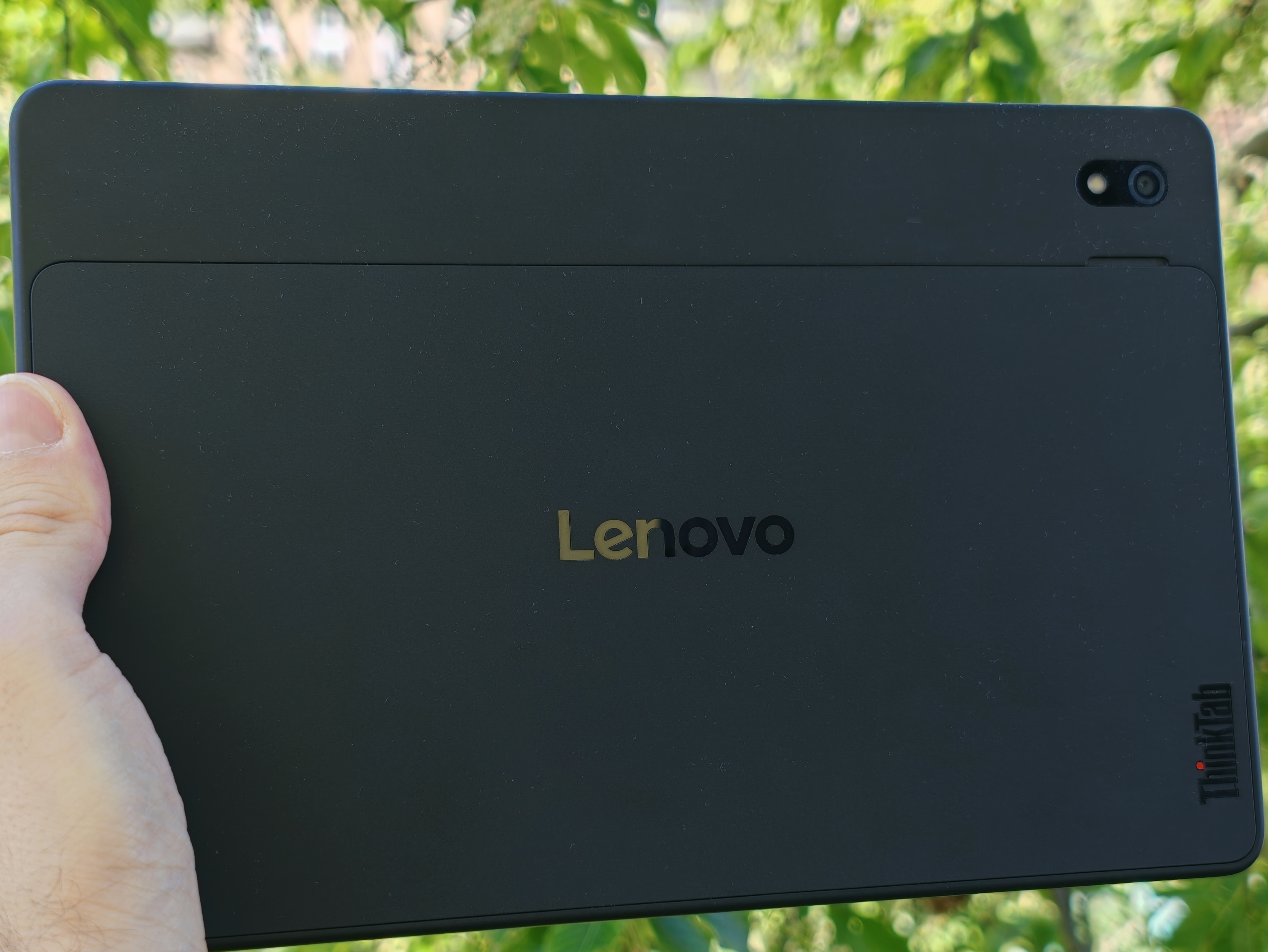 Why has no one noticed this tablet powerhouse?