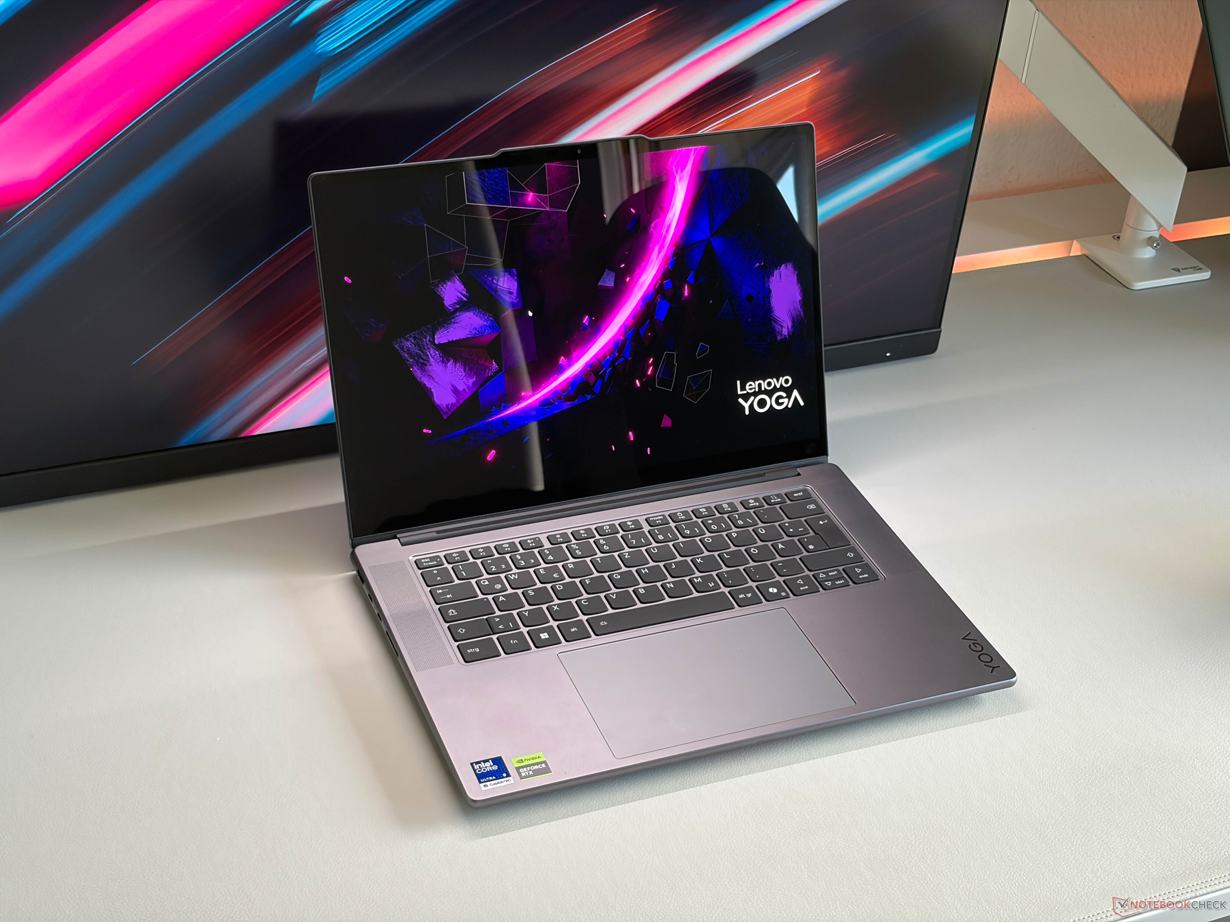 Excellent 15-inch multimedia laptop with 1,100 nits OLED - Lenovo Yoga Pro 7i Aura Edition Review