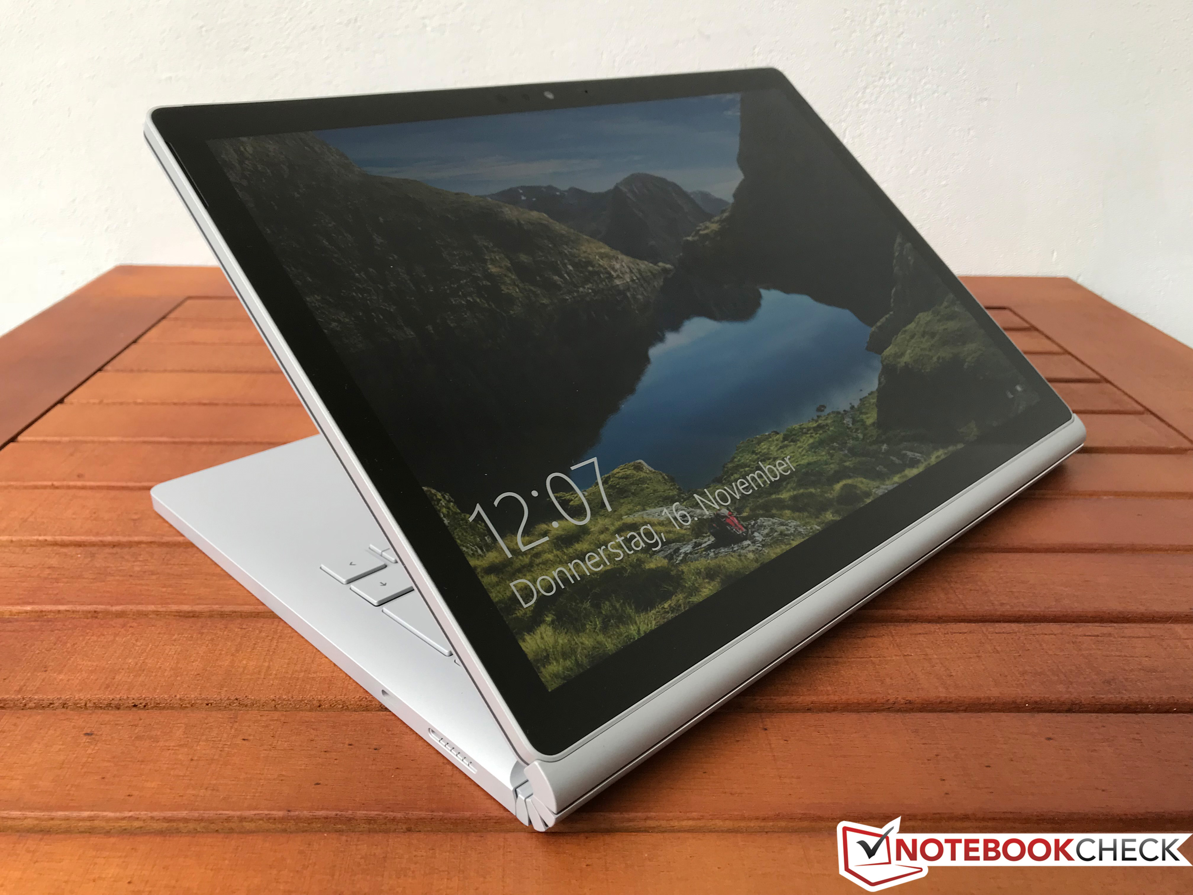 Microsoft Surface Book 2 (13.5", i7, GTX 1050) Convertible Review ...