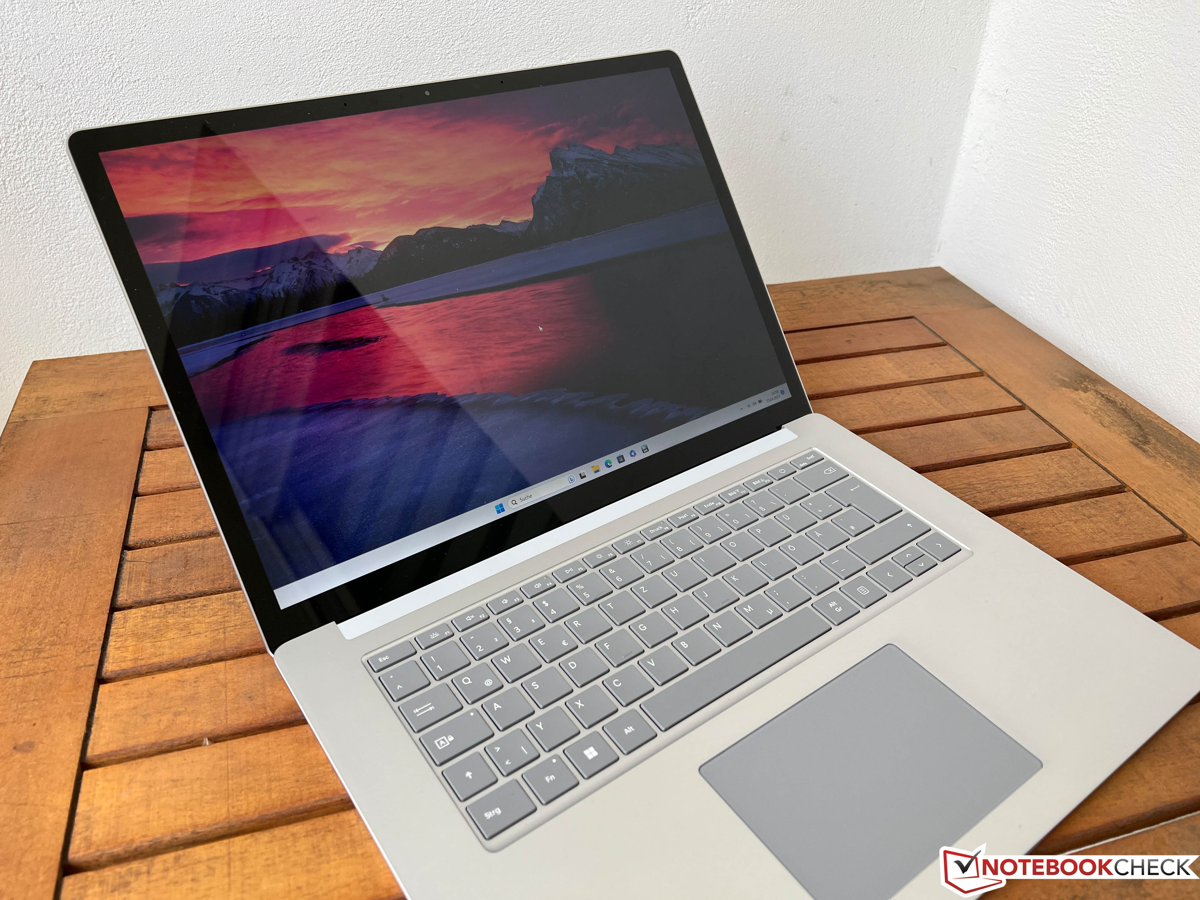 Microsoft Surface Laptop 5 15 review - Old design for a premium price -   Reviews