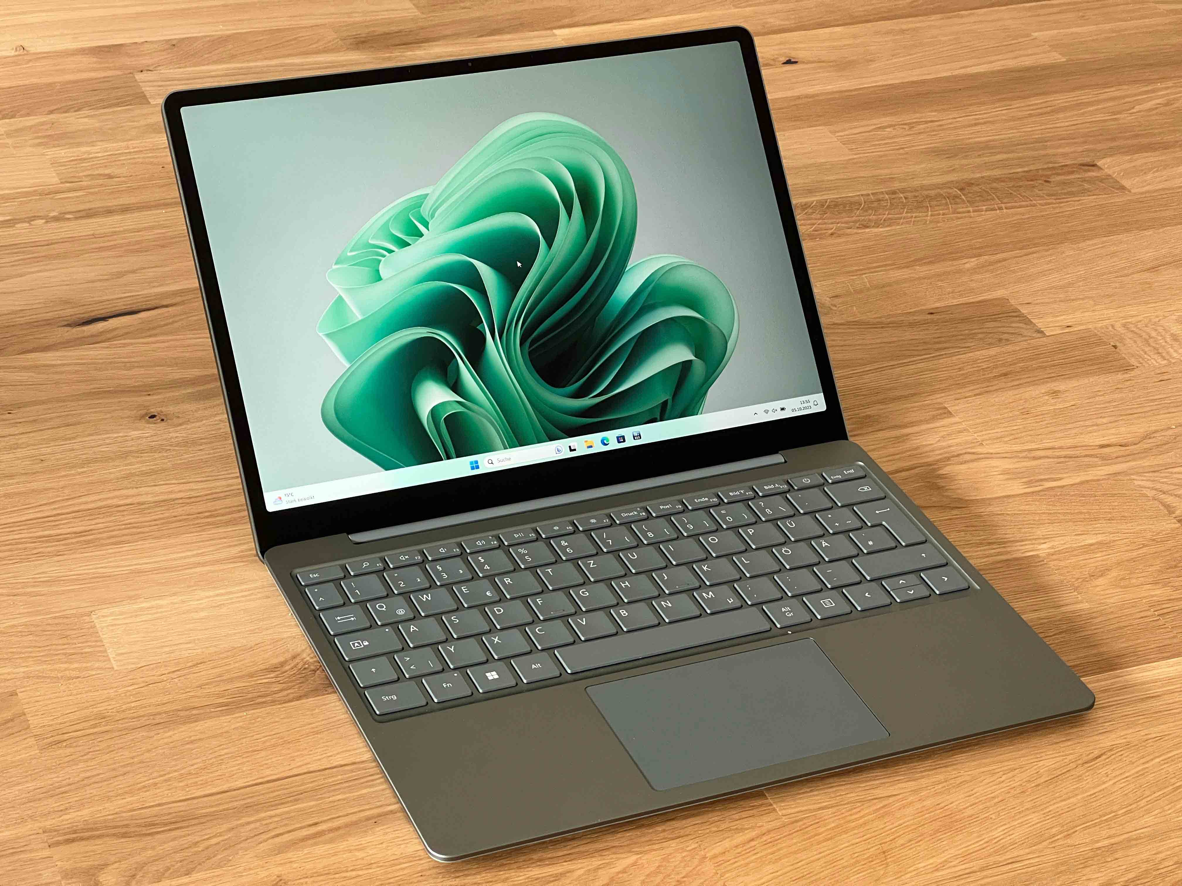 Microsoft Surface Laptop Go 3 in review - Overpriced subnotebook without  keyboard illumination -  Reviews