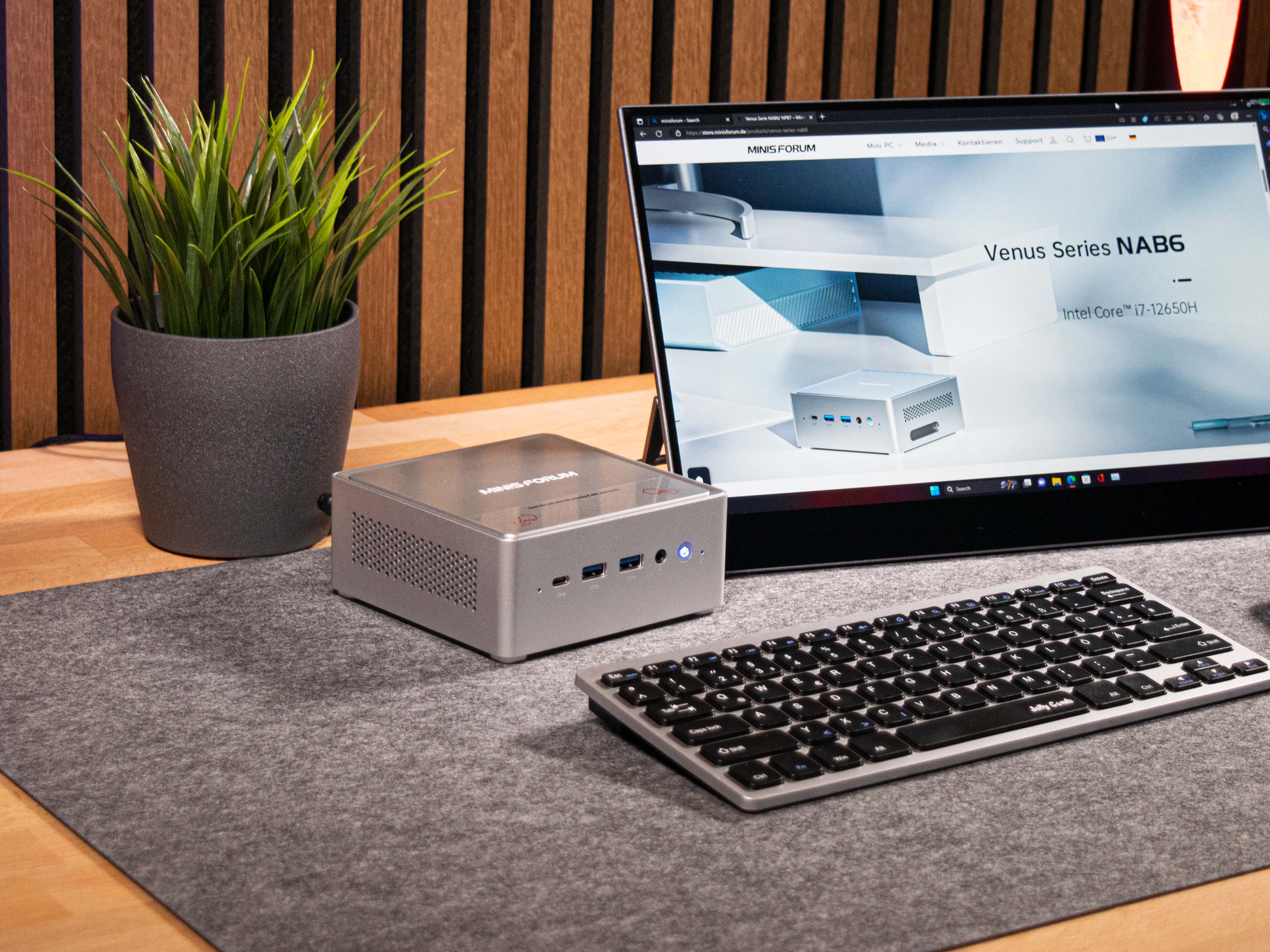 Minisforum Venus Series NAB6 review: The sleek mini PC with a fast Intel  Core i7-12650H and active SSD cooling! -  Reviews