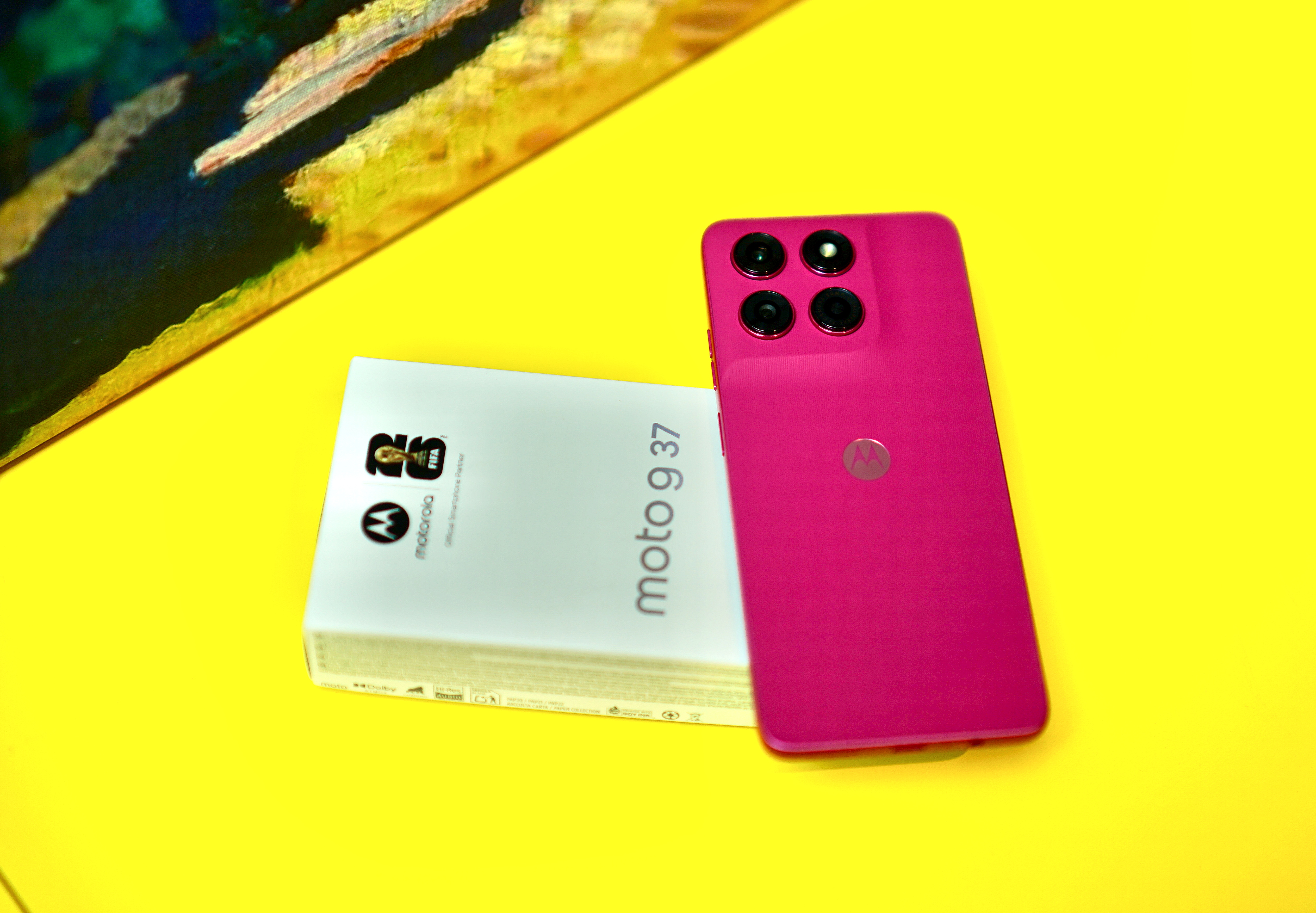Easy win for Samsung: This budget rival does itself no favors