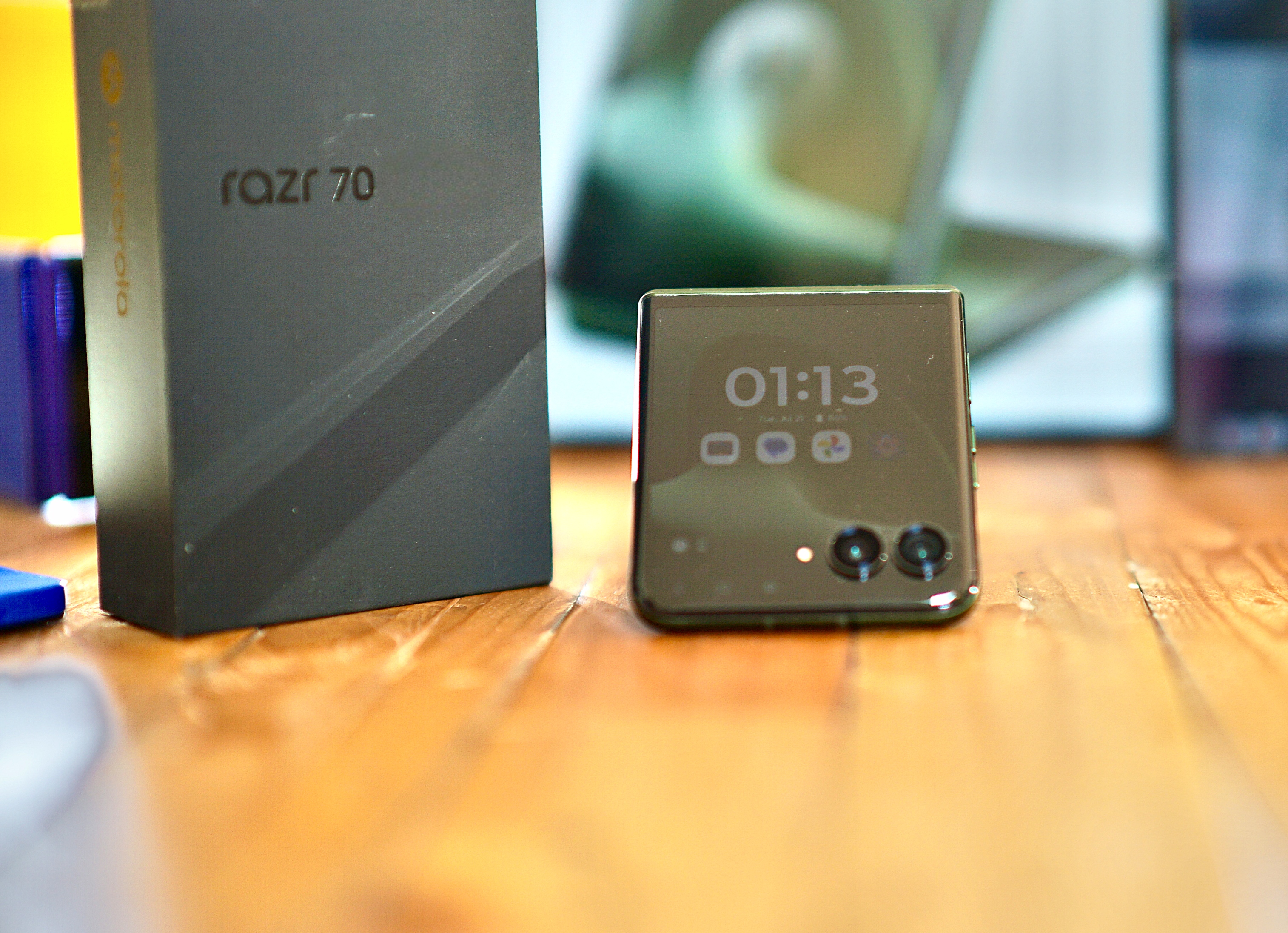 The ideal balance of price and performance? This clamshell foldable breaks new ground