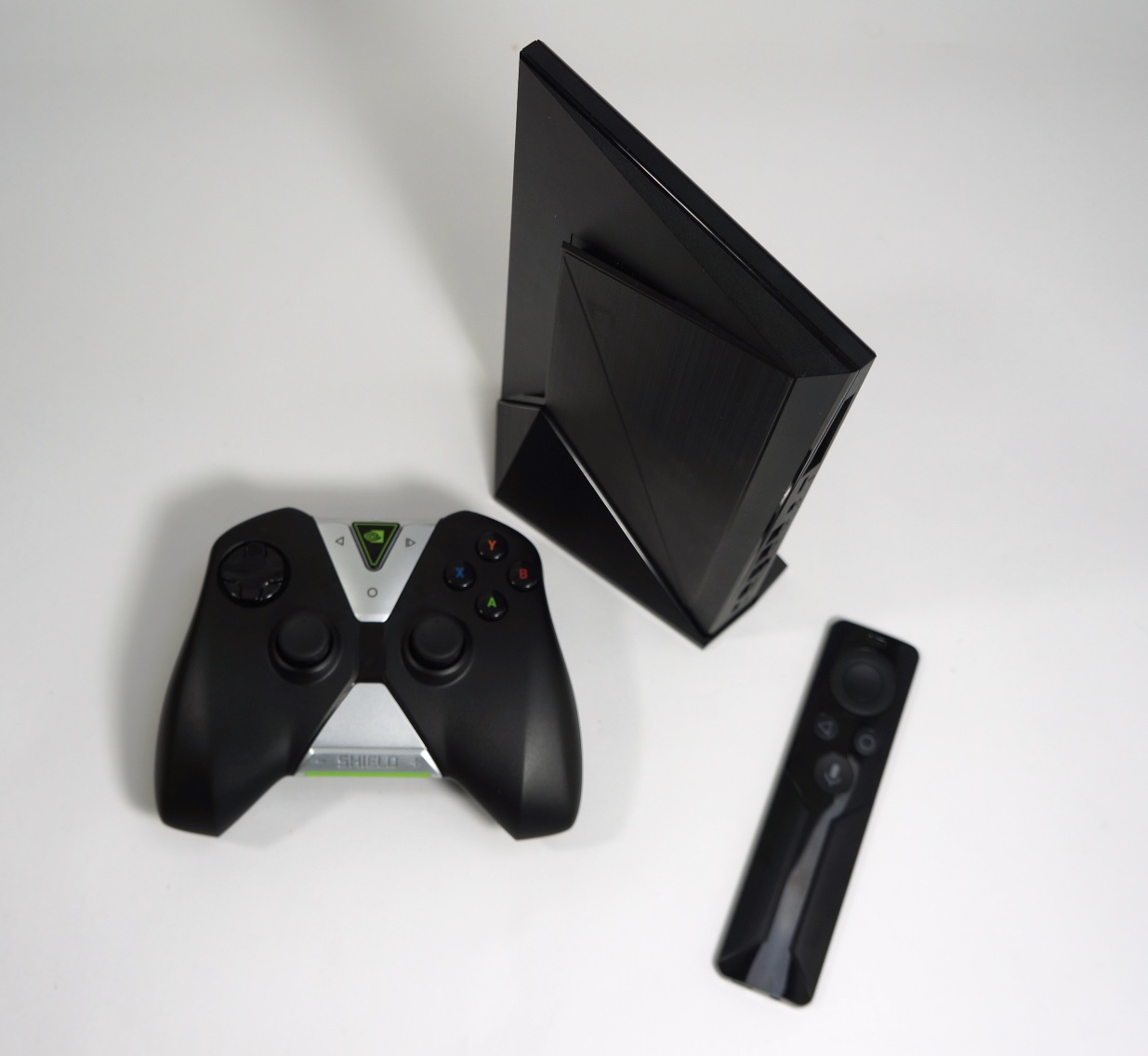 NVIDIA Shield TV 2015. Геймпад NVIDIA Shield 2016. NVIDIA Shield TV корпус. Мультимедиа плеер NVIDIA Shield фото для презентации.