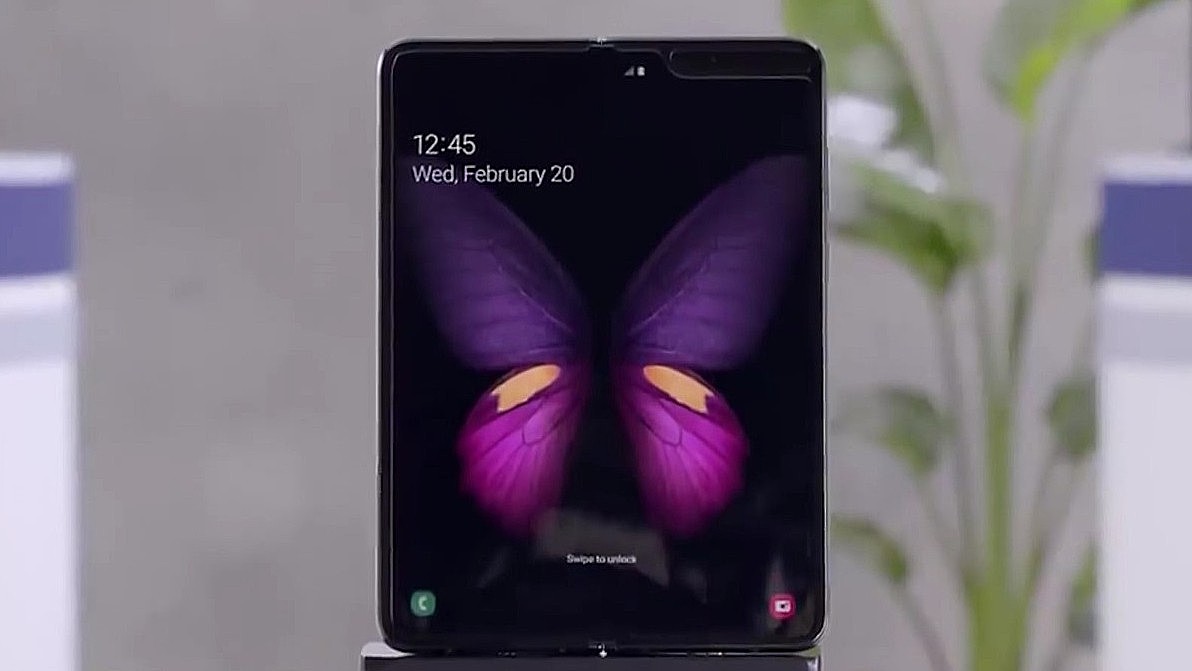 optus galaxy fold