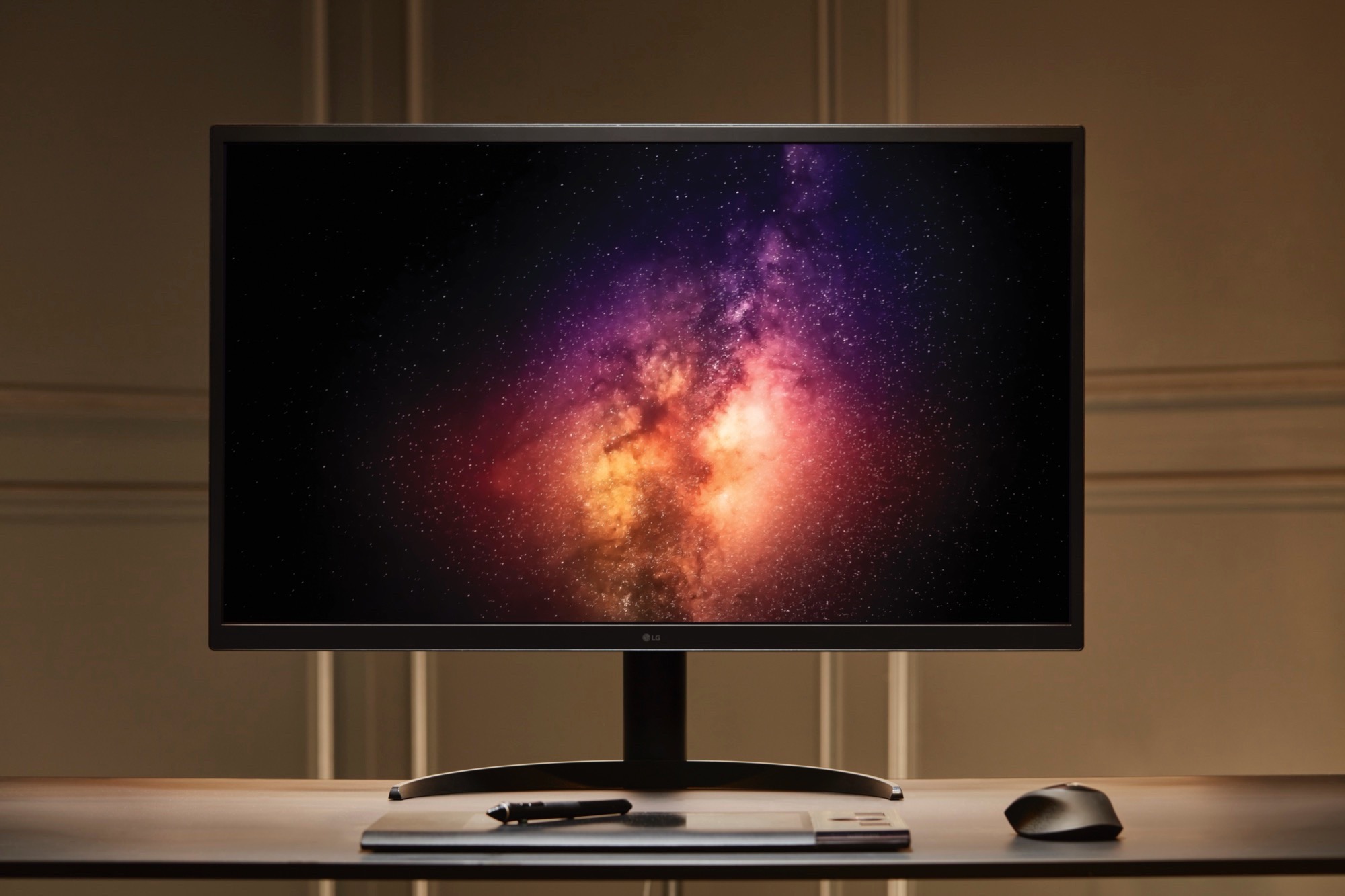 LG UltraFine OLED Pro: The world's first 32-inch OLED and 4K