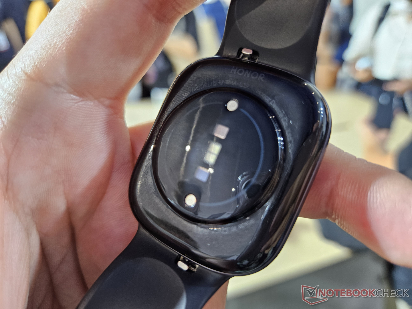 Honor Watch 4 arrives as new smartwatch with large AMOLED display and eSIM  support -  News