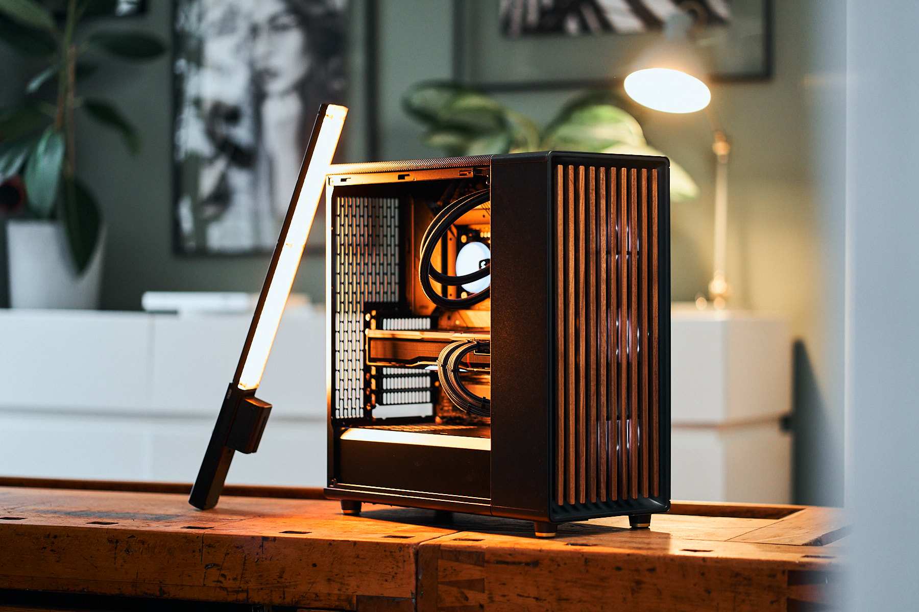 Fractal Design North hands-on: The PC case with Wife Approval