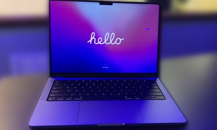 MacBook Pro 14 gets turned on in sultry unboxing video and
