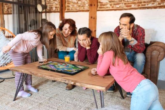 Archos Play Tab - "A digital evolution reshaping traditional games for family & friends"
