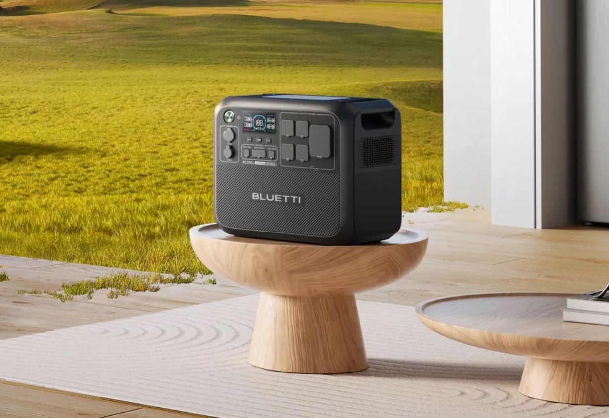 Bluetti AC200L: New power station with 2,048 Wh and up to 3,600 W charges  very quickly - NotebookCheck.net News
