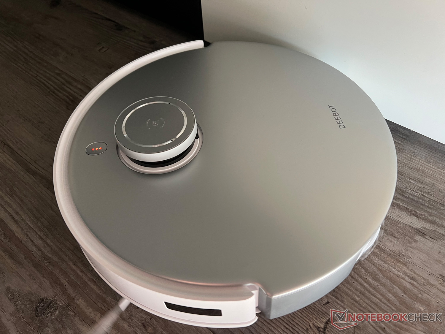 Review: The Deebot T20 Omni robot mop + vacuum can do it all