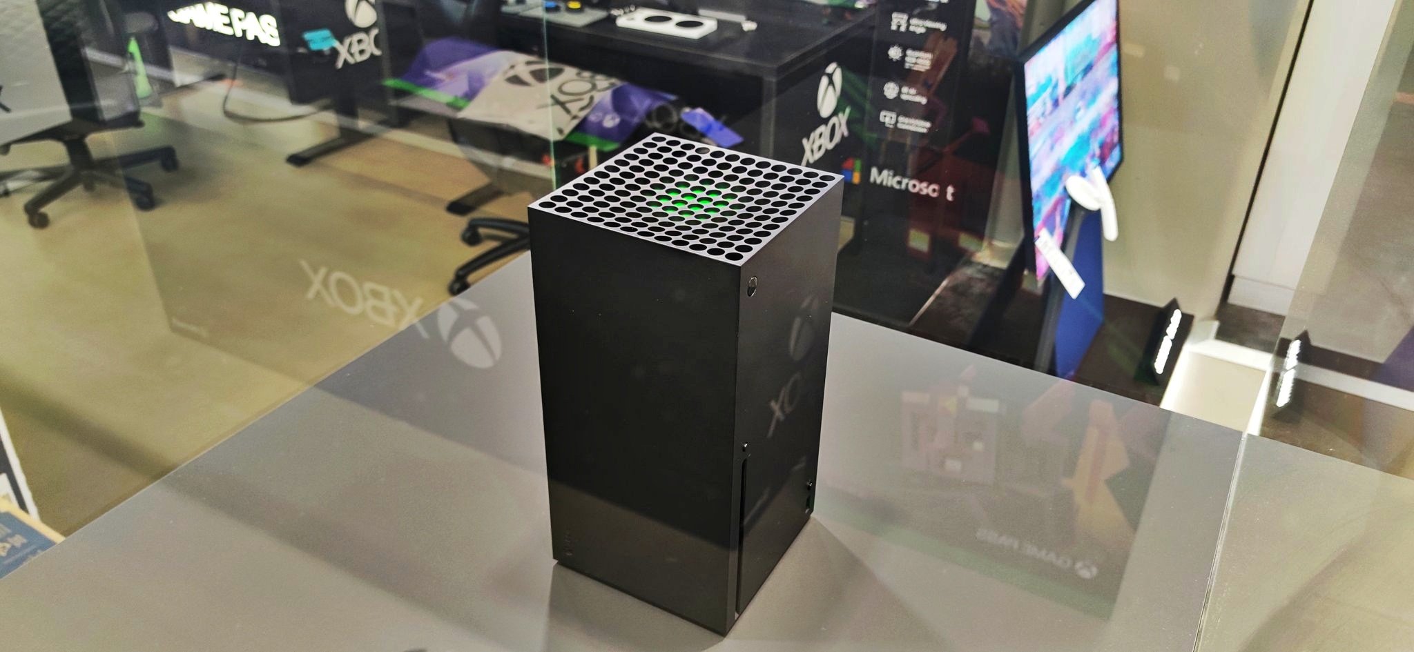 The Microsoft Xbox Series X is already on display at a brick and mortar  store -  News