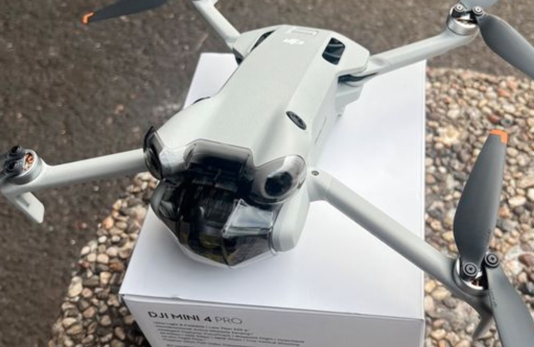 DJI Mini 4 Pro: New pictures of upcoming 249 g drone leak with DJI RC 2  remote controller -  News