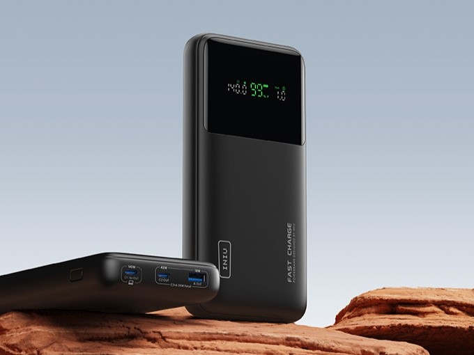 INIU PowerNova: Portable Airline-Approved 140W Power Bank by Ruby
