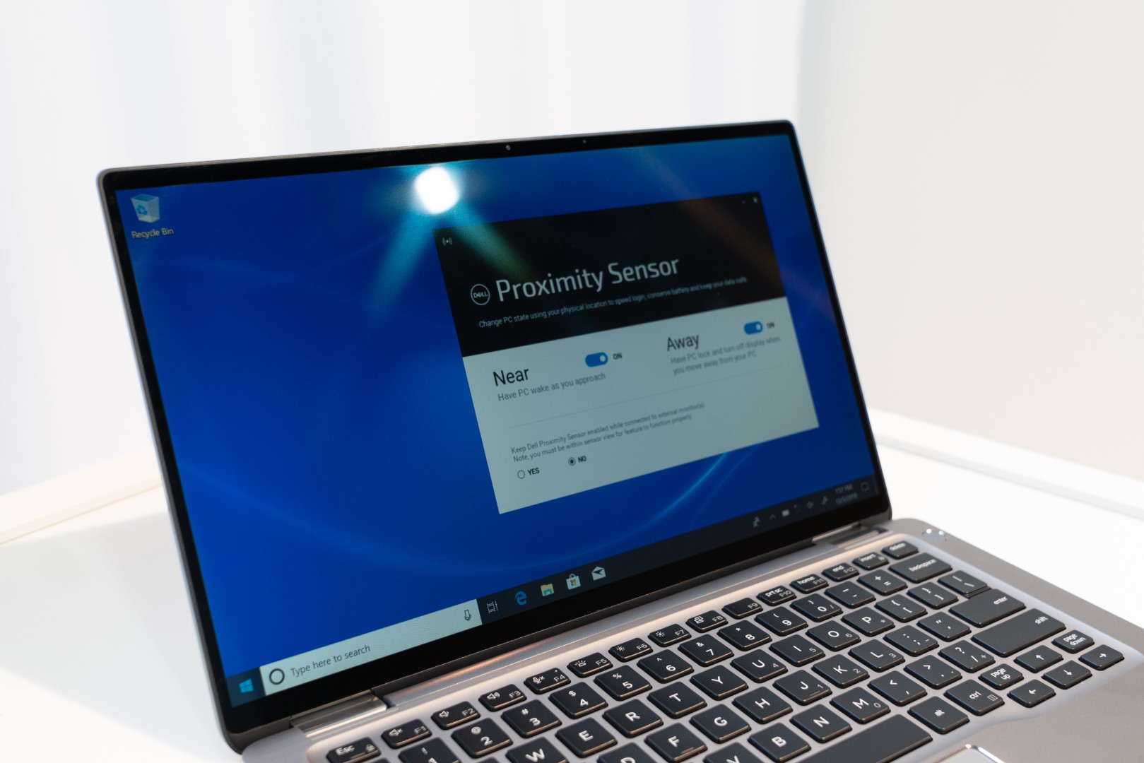 Dell Latitude 7400 2-in-1 can sense when you're up to 5 feet away - News Dell Latitude 7400 2-in-1 can sense when you're up to 5 feet away - News